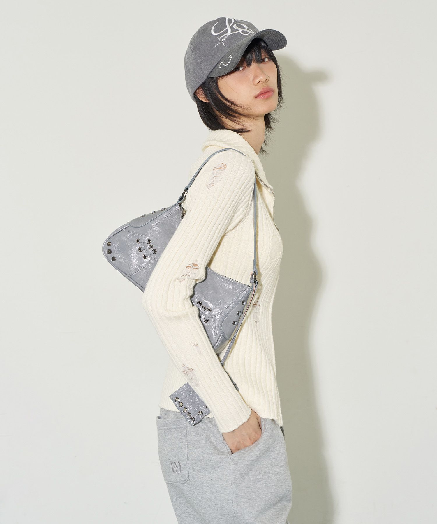 ●ILLIGO● Eyelet Stud Shoulder Bag Grey 5011544533 MUSINSA | ILLIGO Eyelet Stud Shoulder Bag Grey