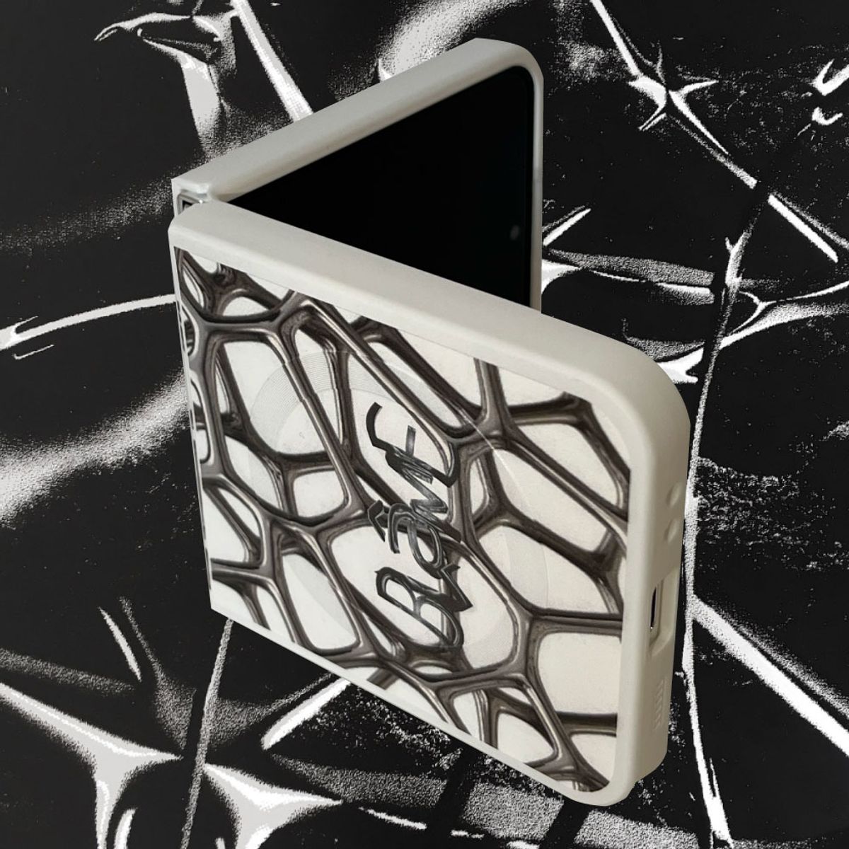 블레임 스튜디오(BLAMESTUDIO) Metal Chain poin Z-Flip case