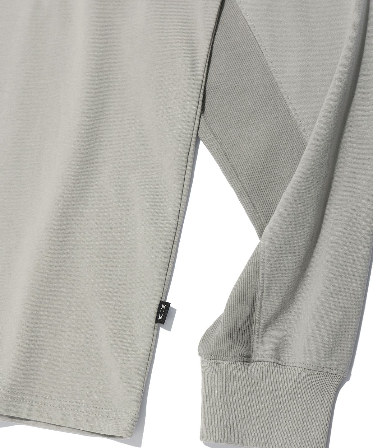 크리틱(CRITIC) WORMHOLE INCISION LONG SLEEVE T-SHIRT LIGHT GREY