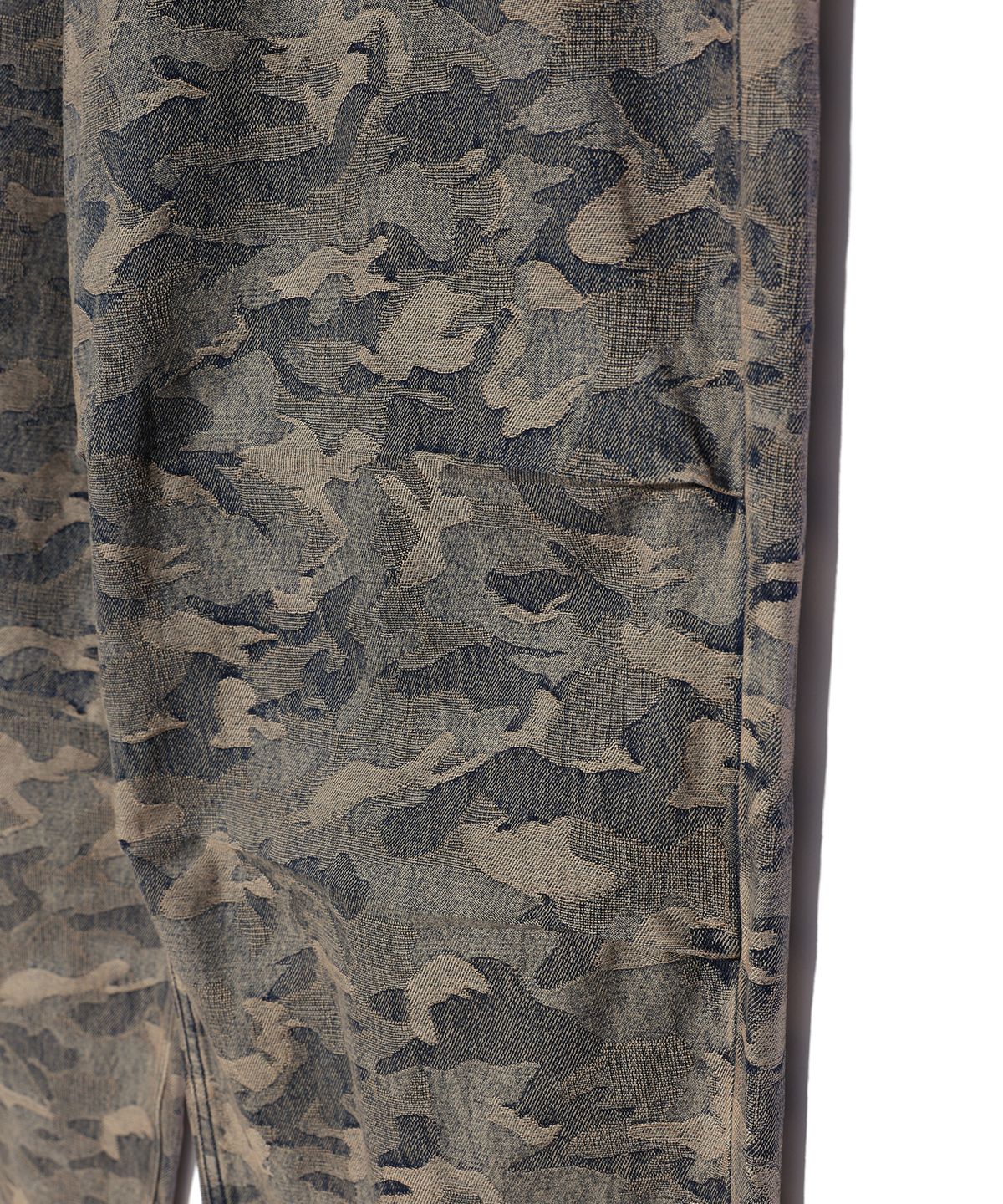 크리틱(CRITIC) CAMO WASHING 4 TUCK SET UP DENIM PANTS BEIGE