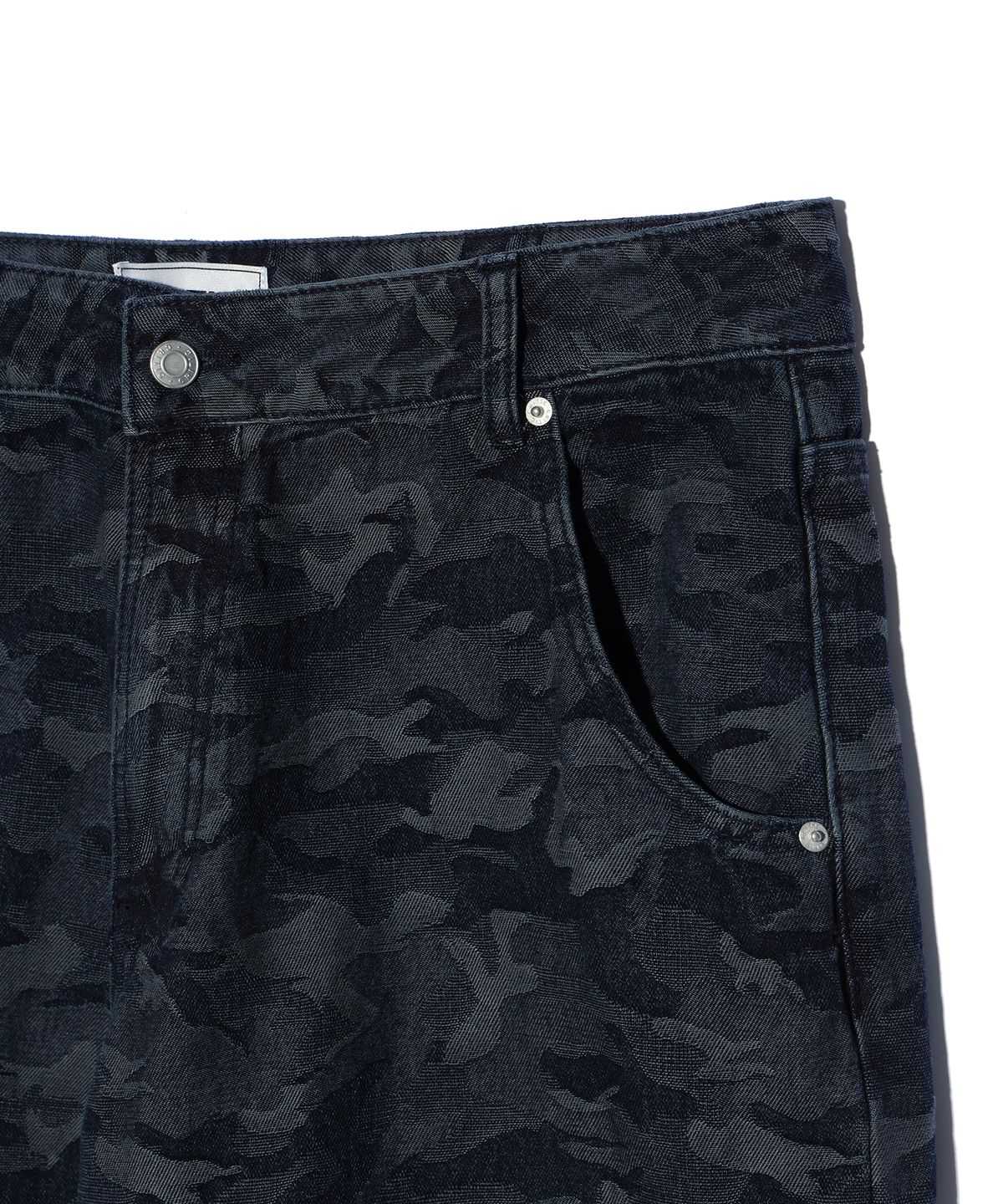 크리틱(CRITIC) CAMO WASHING 4 TUCK SET UP DENIM PANTS BLACK