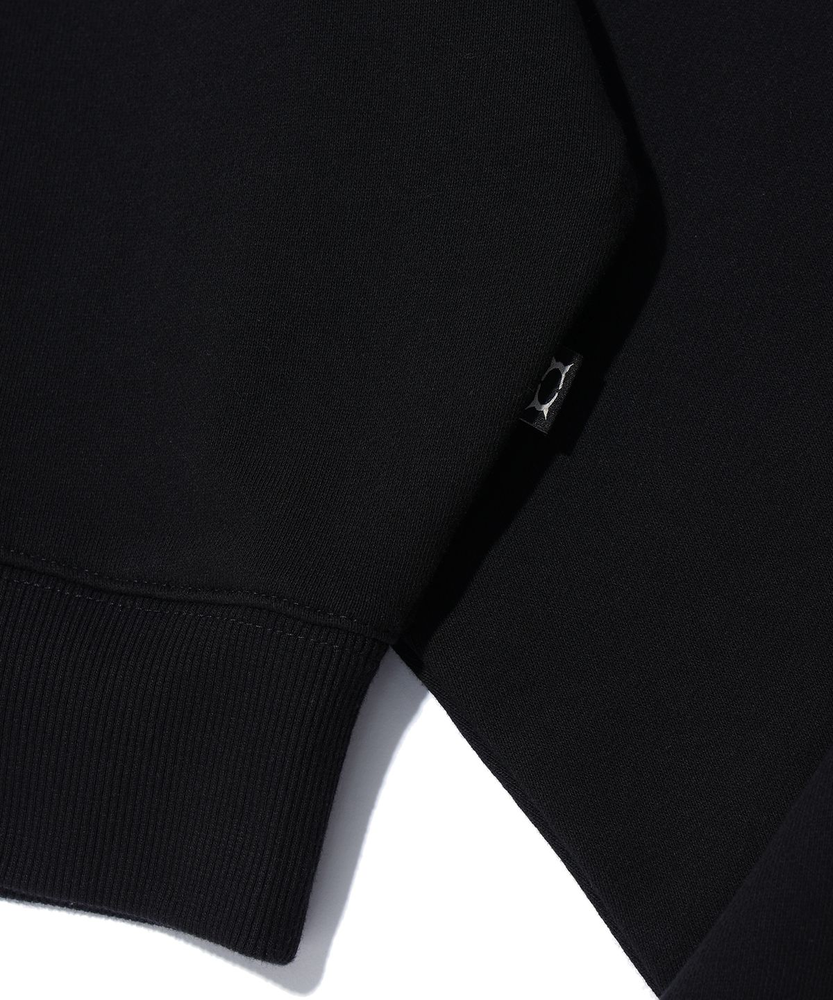크리틱(CRITIC) BASIC WORMHOLE SWEATSHIRT BLACK
