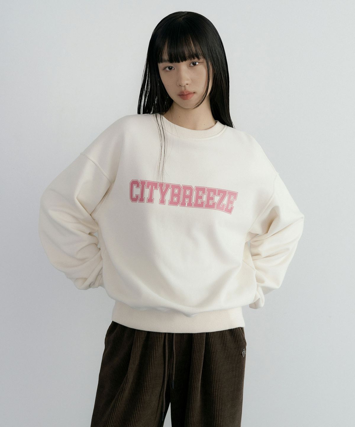 시티브리즈(CITYBREEZE) 에센셜 빅로고 맨투맨_4COLORS