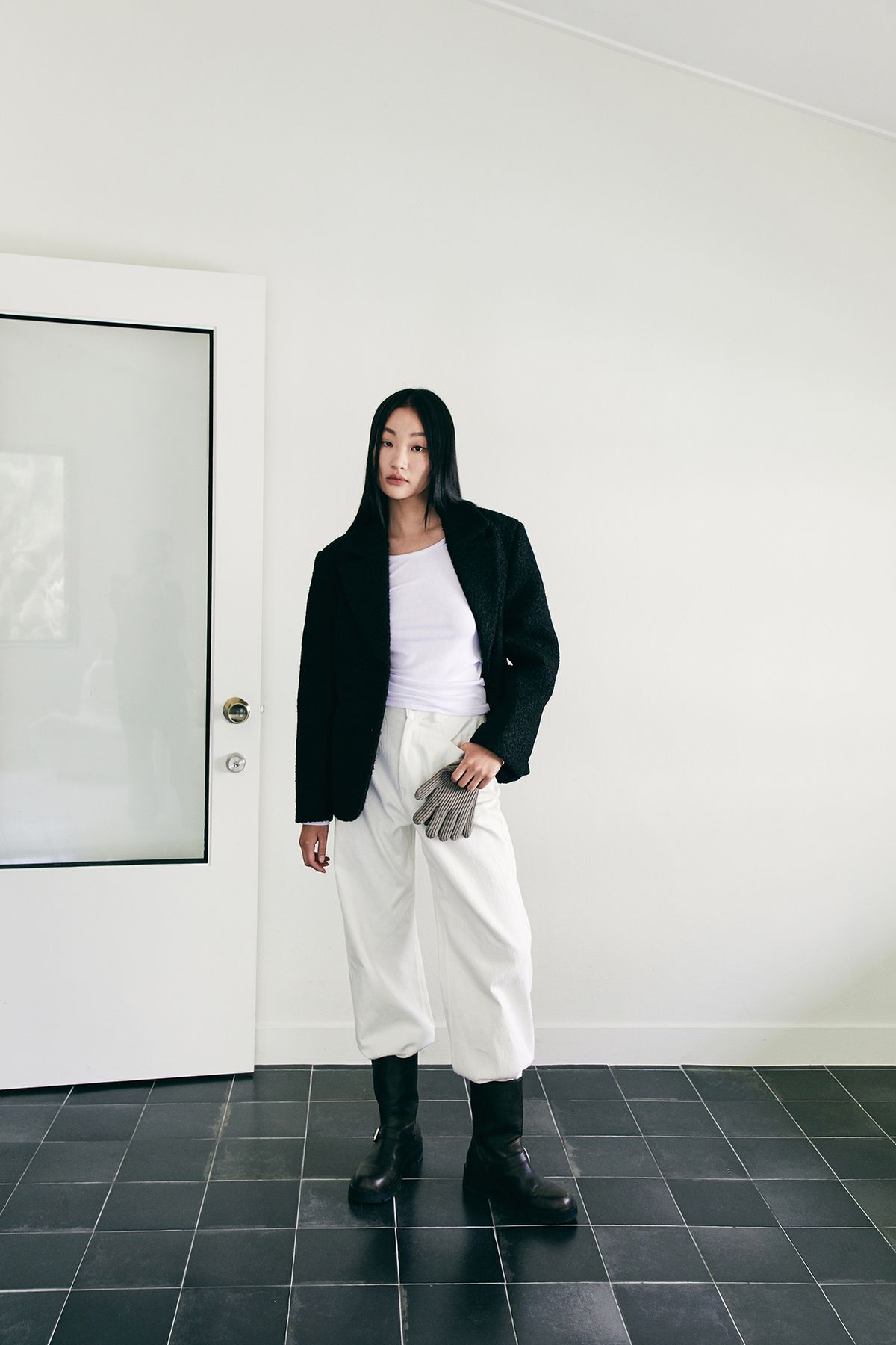 수와해(SUWAHAE) 오버사이즈 숏 코트 BLACK