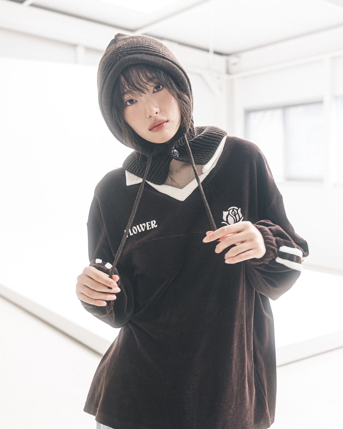 해비즘(HAVISM) OVERSIZE VELOUR V-NECK L/S TEE(BROWN)