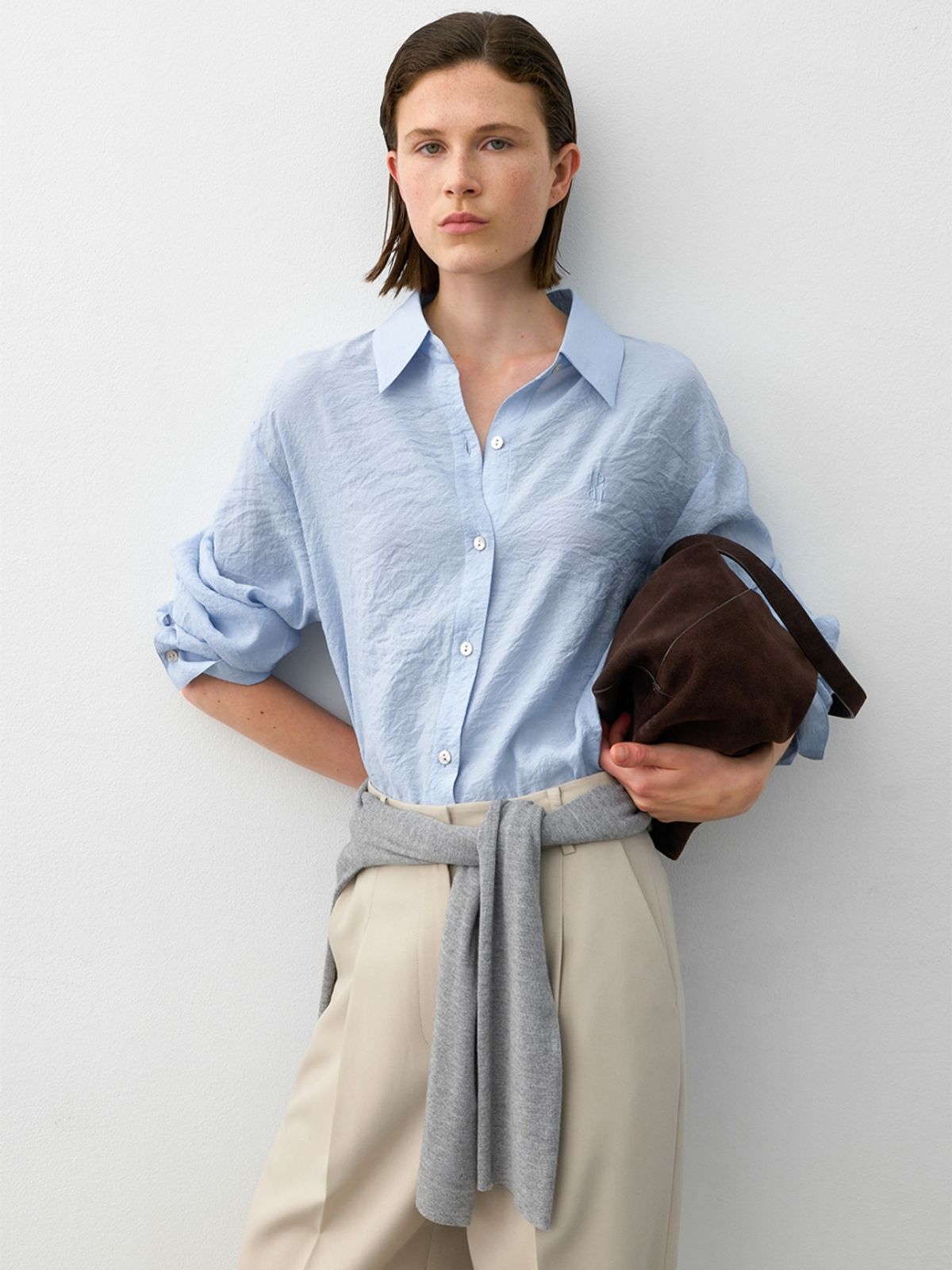 아틀리에 나인(ATELIER NAIN) ESSENTIAL ROUND HEM SHIRT(BL-4263)