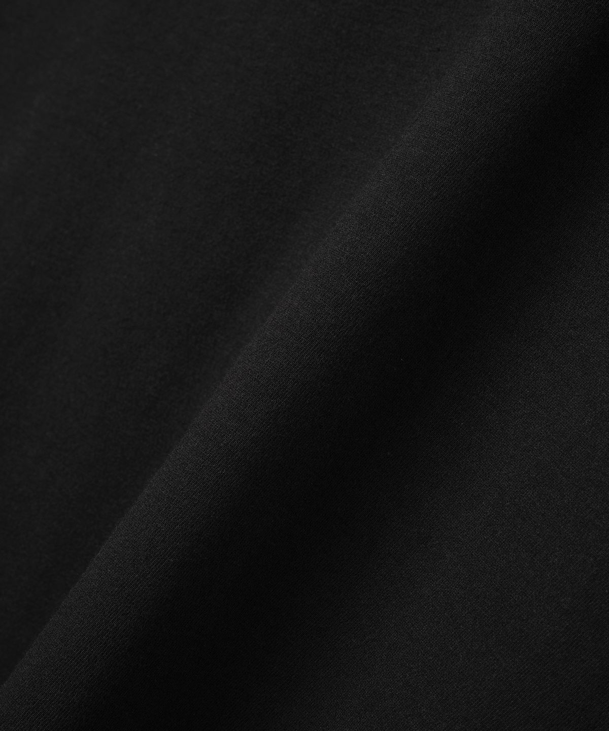 니티드(KNITTED) 피그먼트 쉽 그래픽 티셔츠 BLACK