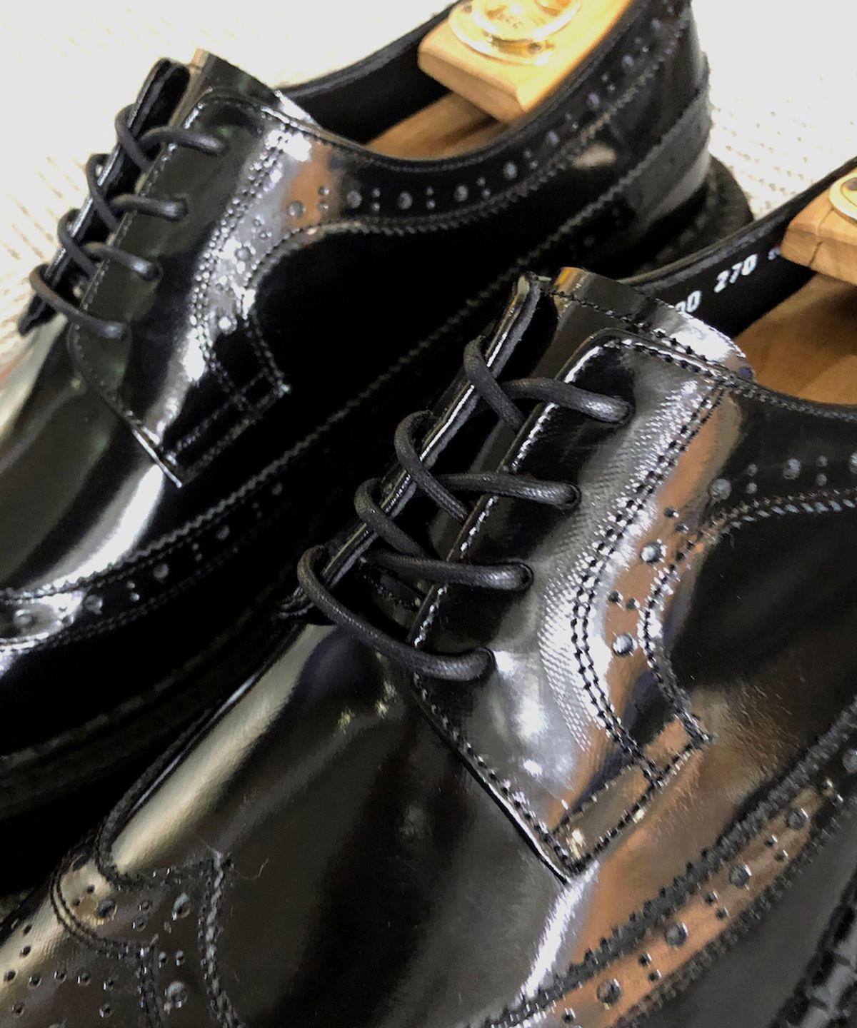 조앤슈(JOENSHOE) 5cm 라이트오버솔 윙팁 클리퍼