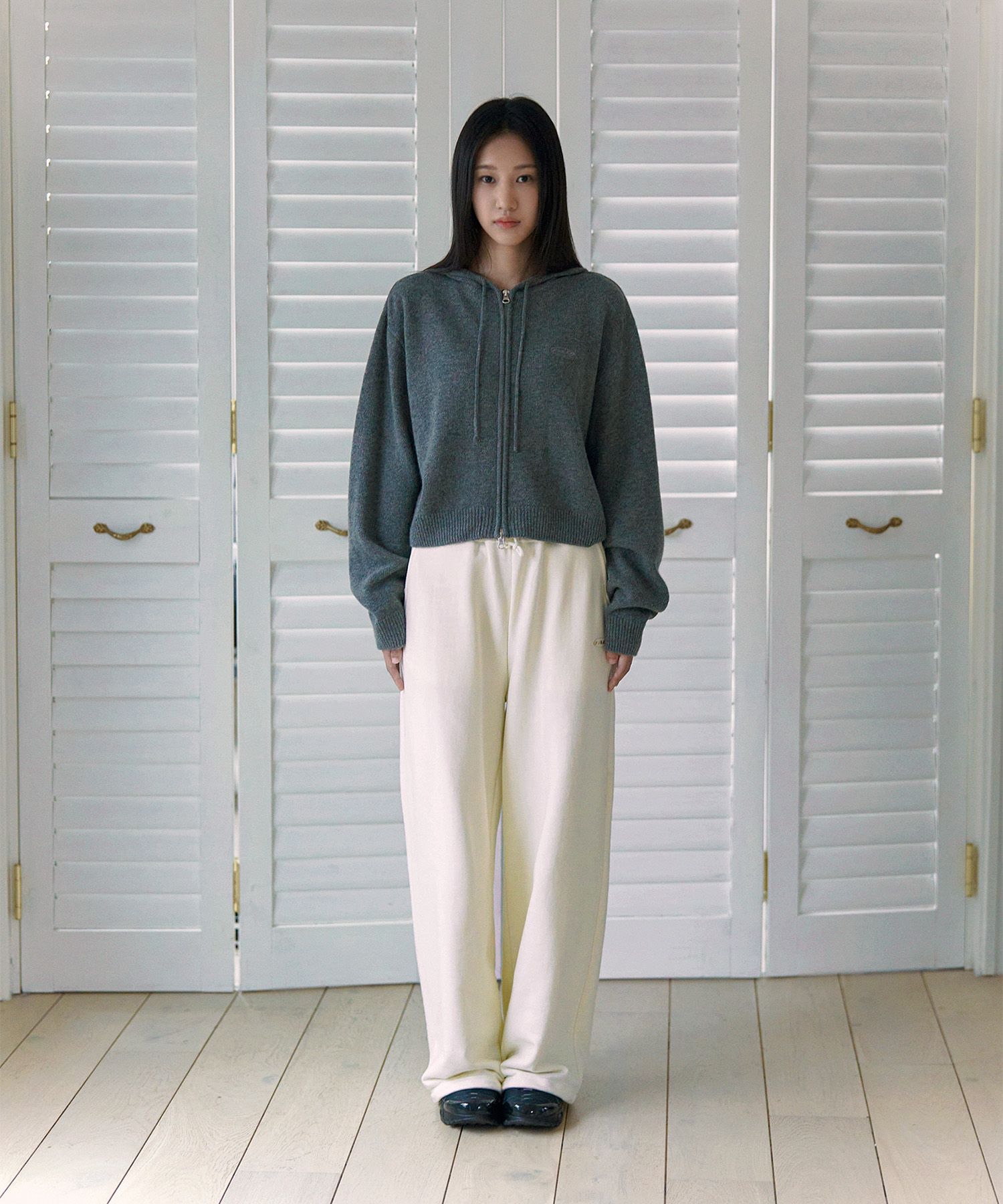 MUSINSA公式 | FAD ニットクロップフードパーカー（チャコール）