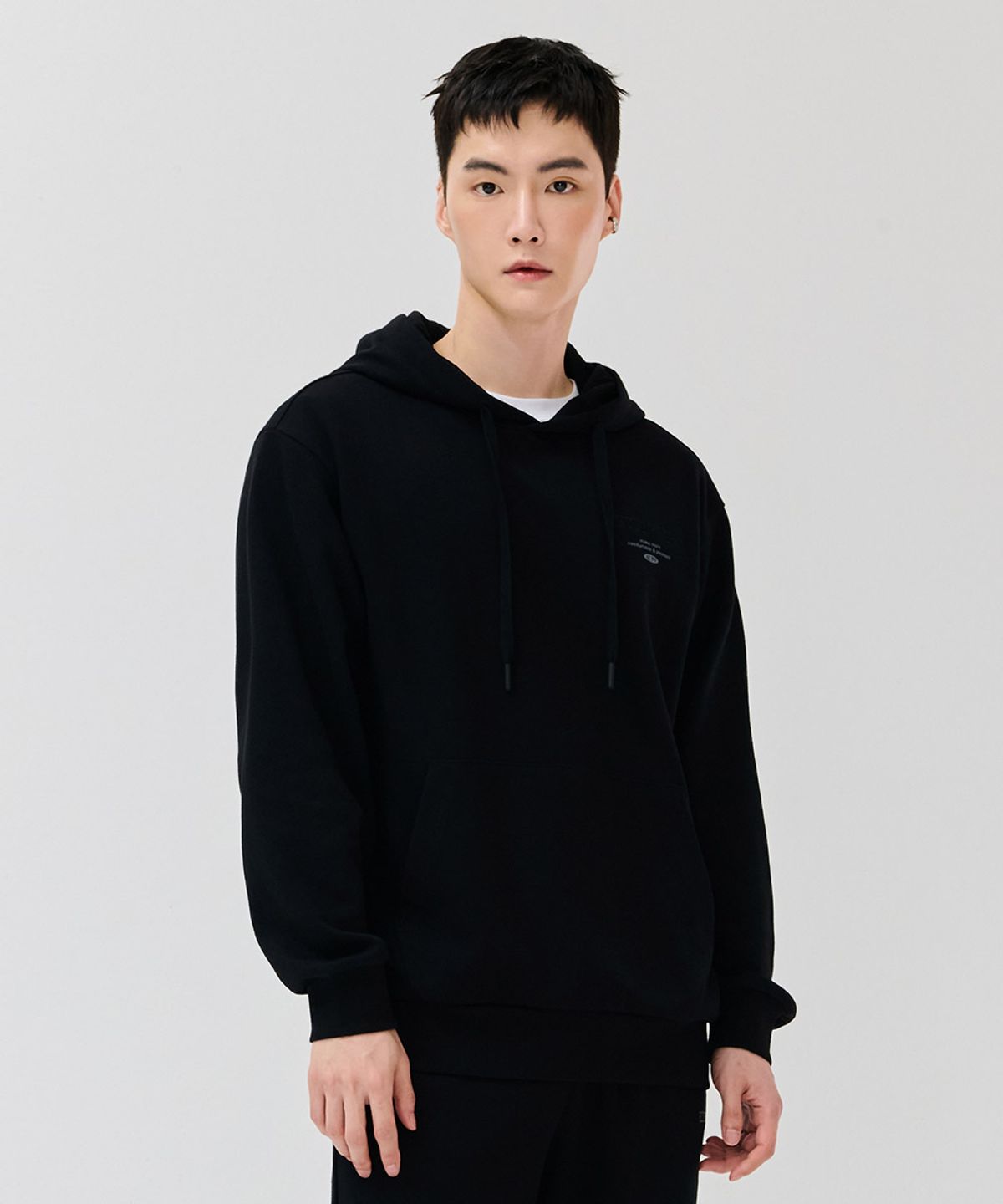 체이스컬트(CHASECULT) 공용 에센셜 레터링 후드 티셔츠-DEZU5104B03