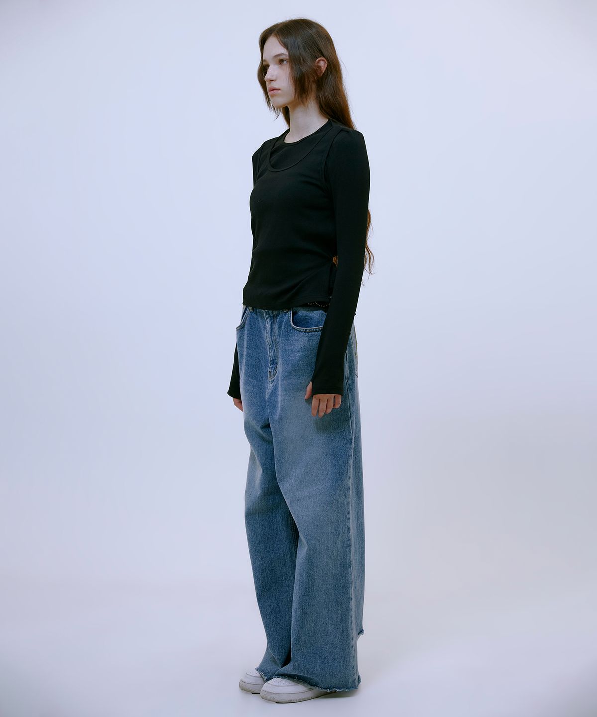 써틴먼스(13MONTH) Distressed Wide Denim Pants (BLUE)