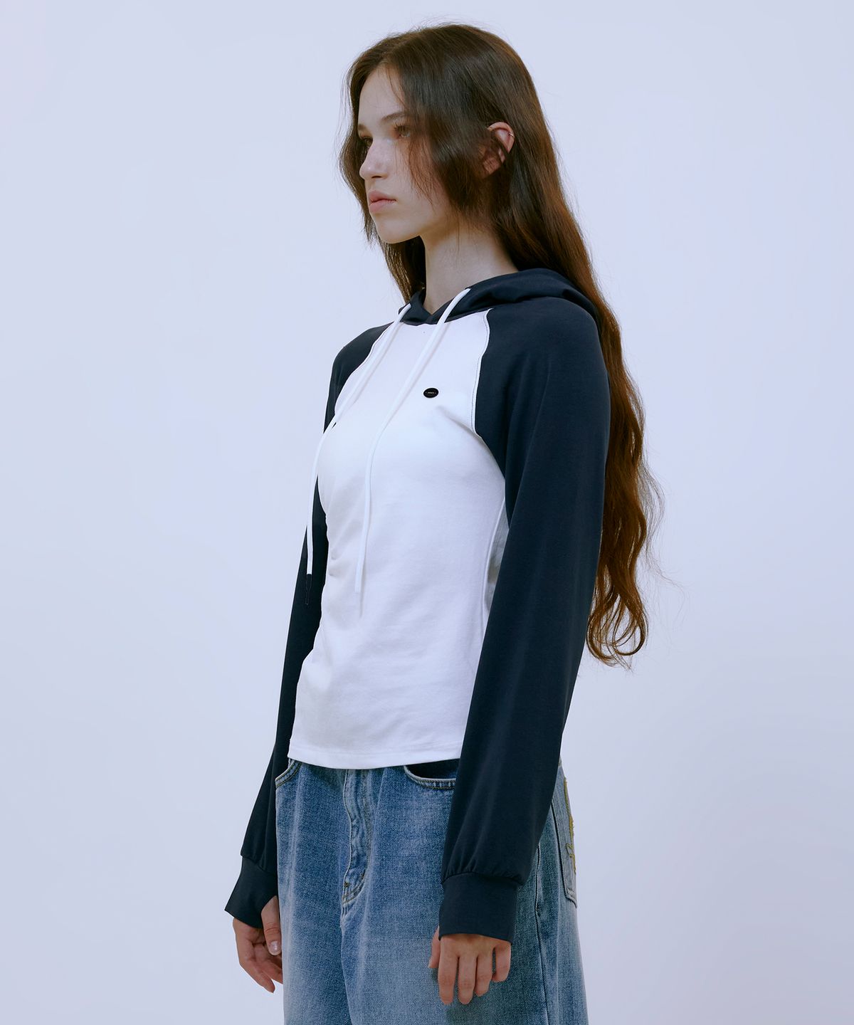 써틴먼스(13MONTH) Asymmetric Ruched Hoodie (NAVY)