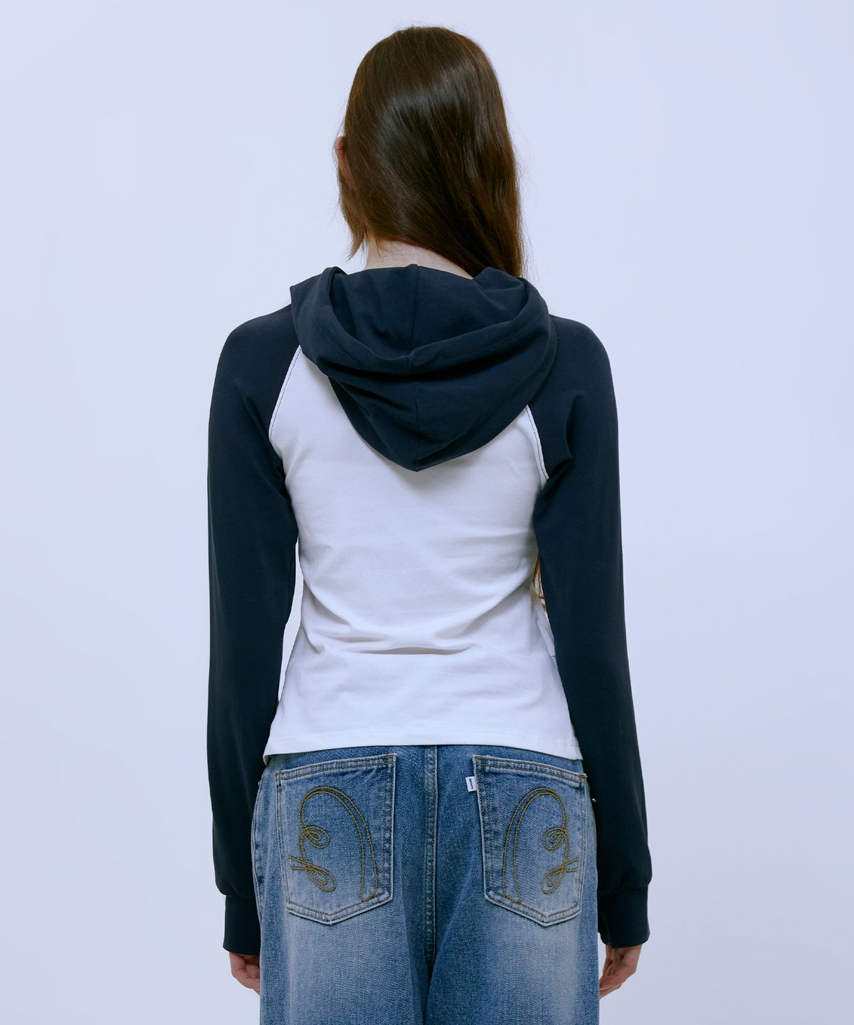 써틴먼스(13MONTH) Asymmetric Ruched Hoodie (NAVY)