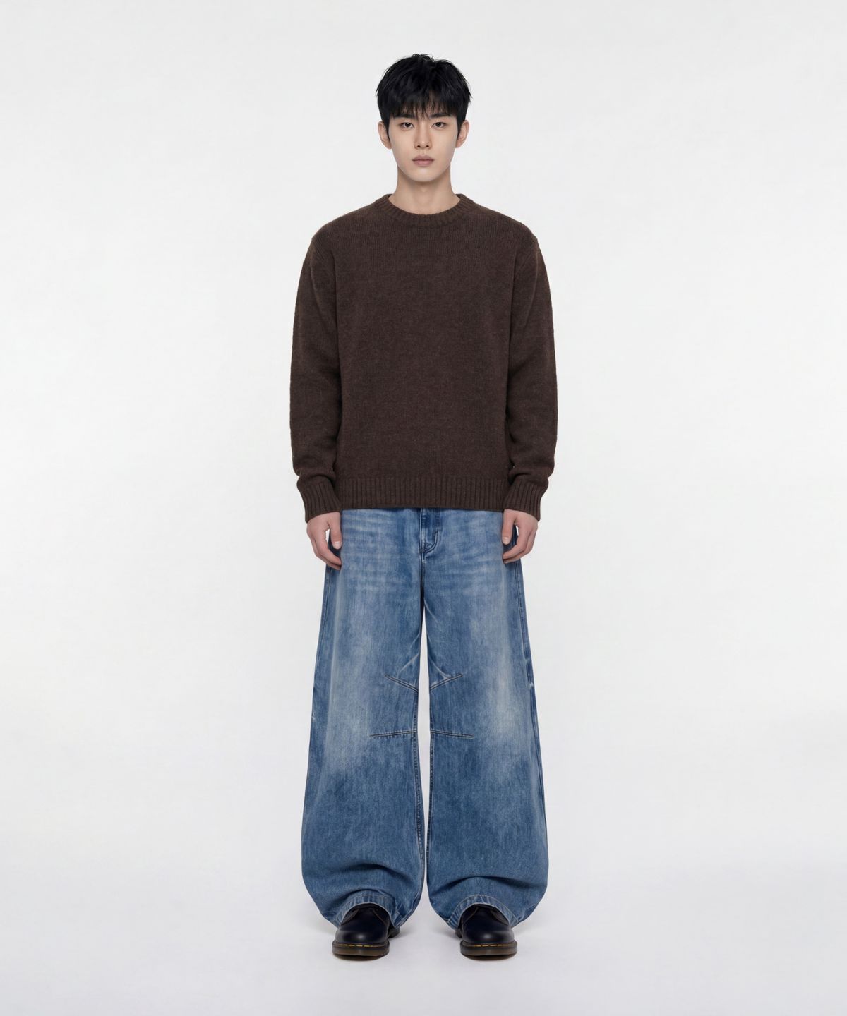에이지오디(AGOD) 시그니처 데일리 크루넥 니트 [브라운]