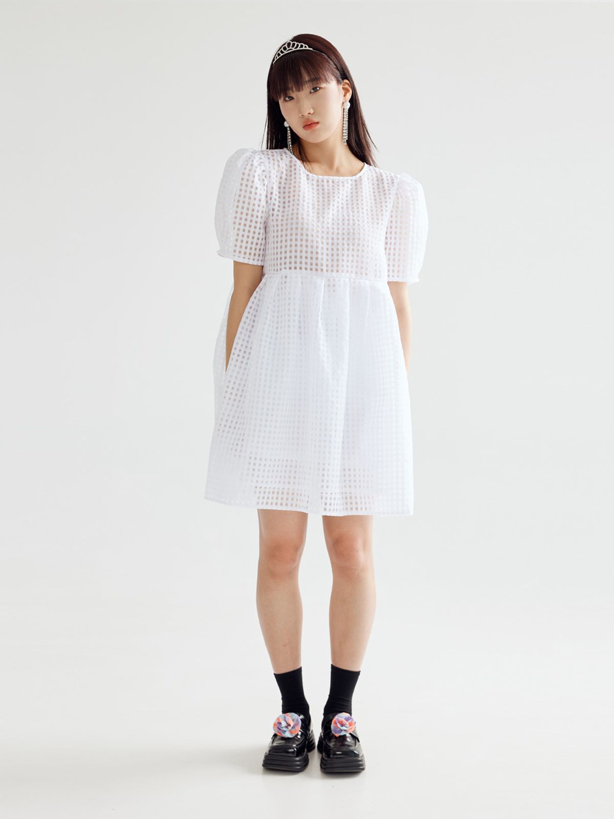 봄날 부티크(BOMNAL BOUTIQUE) 체크 볼륨 미니 드레스 _ 화이트