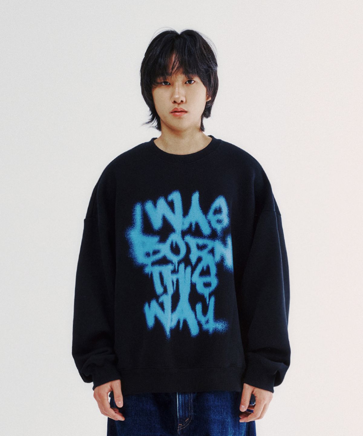 이스트쿤스트(ISTKUNST) BORN THIS WAY SWEATSHIRTS_BLACK(IK2EFMM444A)