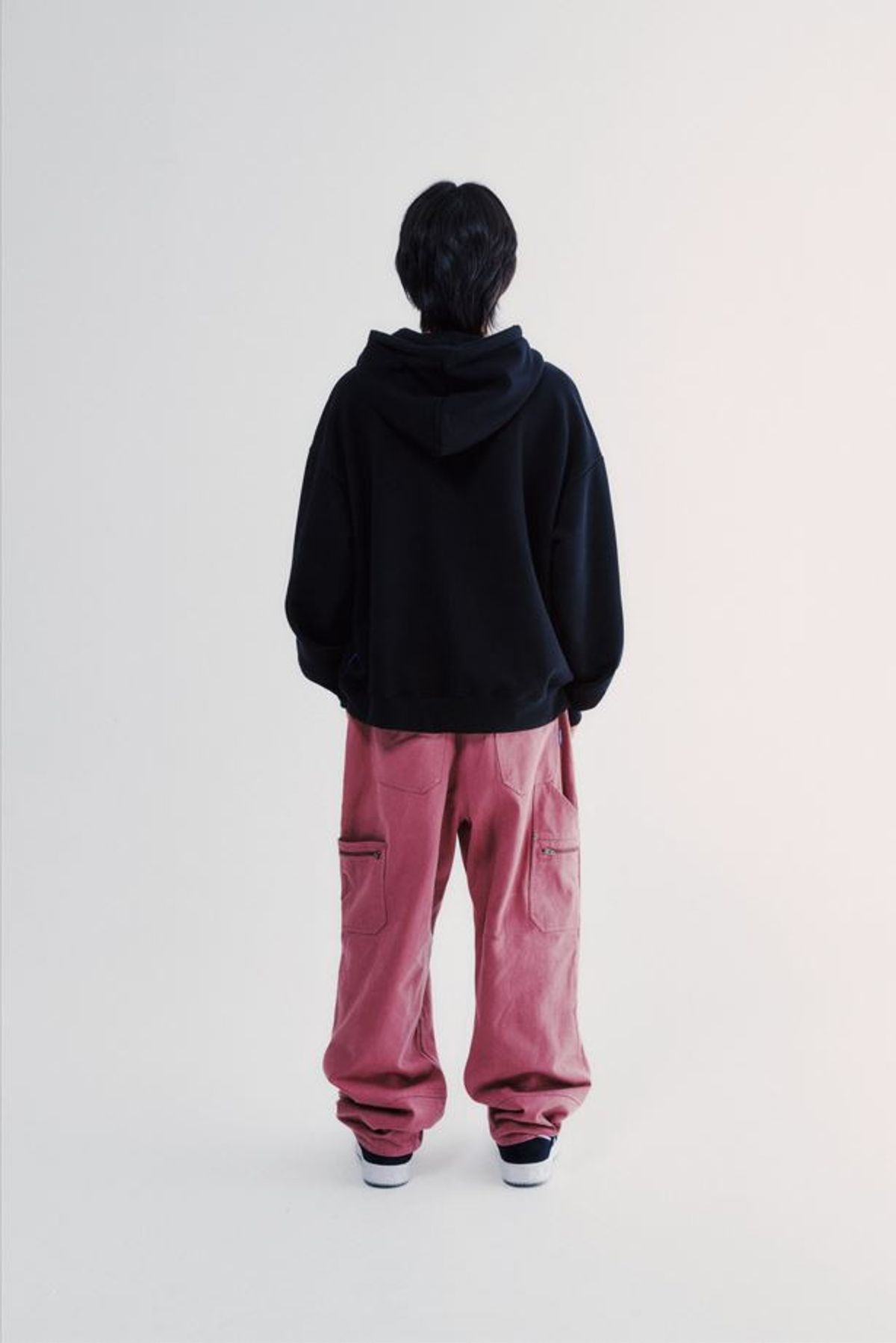 이스트쿤스트(ISTKUNST) IK TAG LOGO HOODIE_BLACK(IK2EFMM415A)