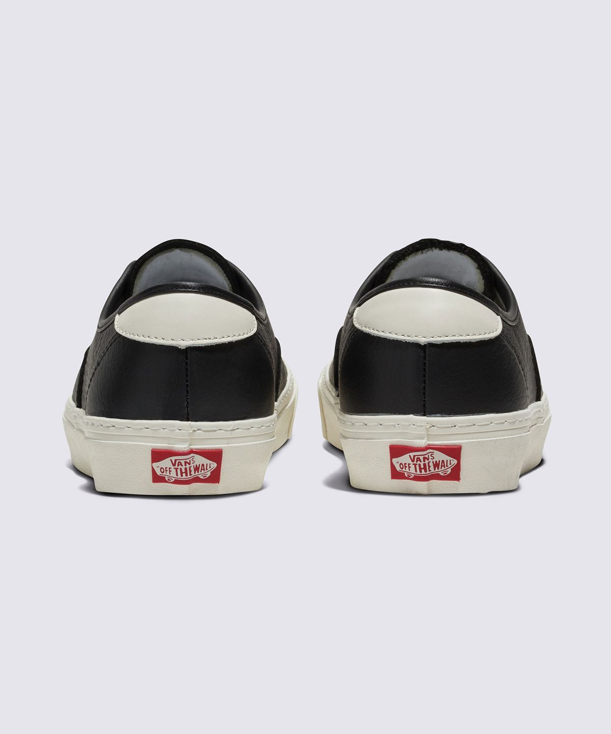 반스(VANS) 어센틱 럭스 - 블랙 / VN000CZKBLK1