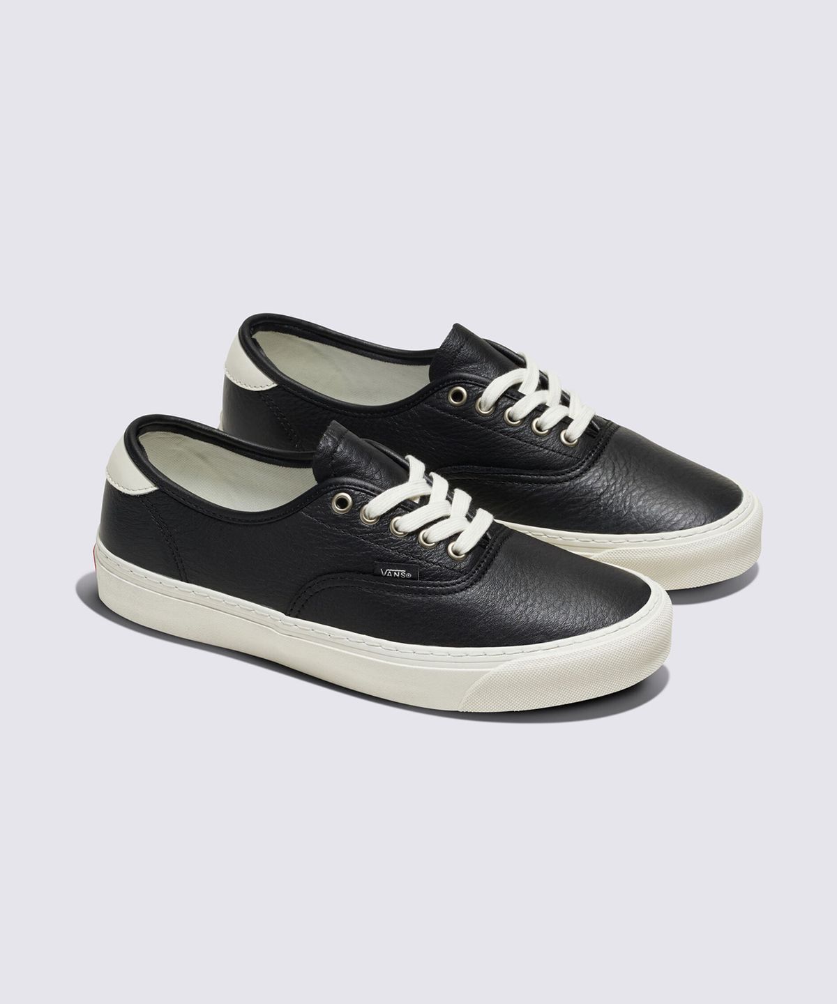 반스(VANS) 어센틱 럭스 - 블랙 / VN000CZKBLK1