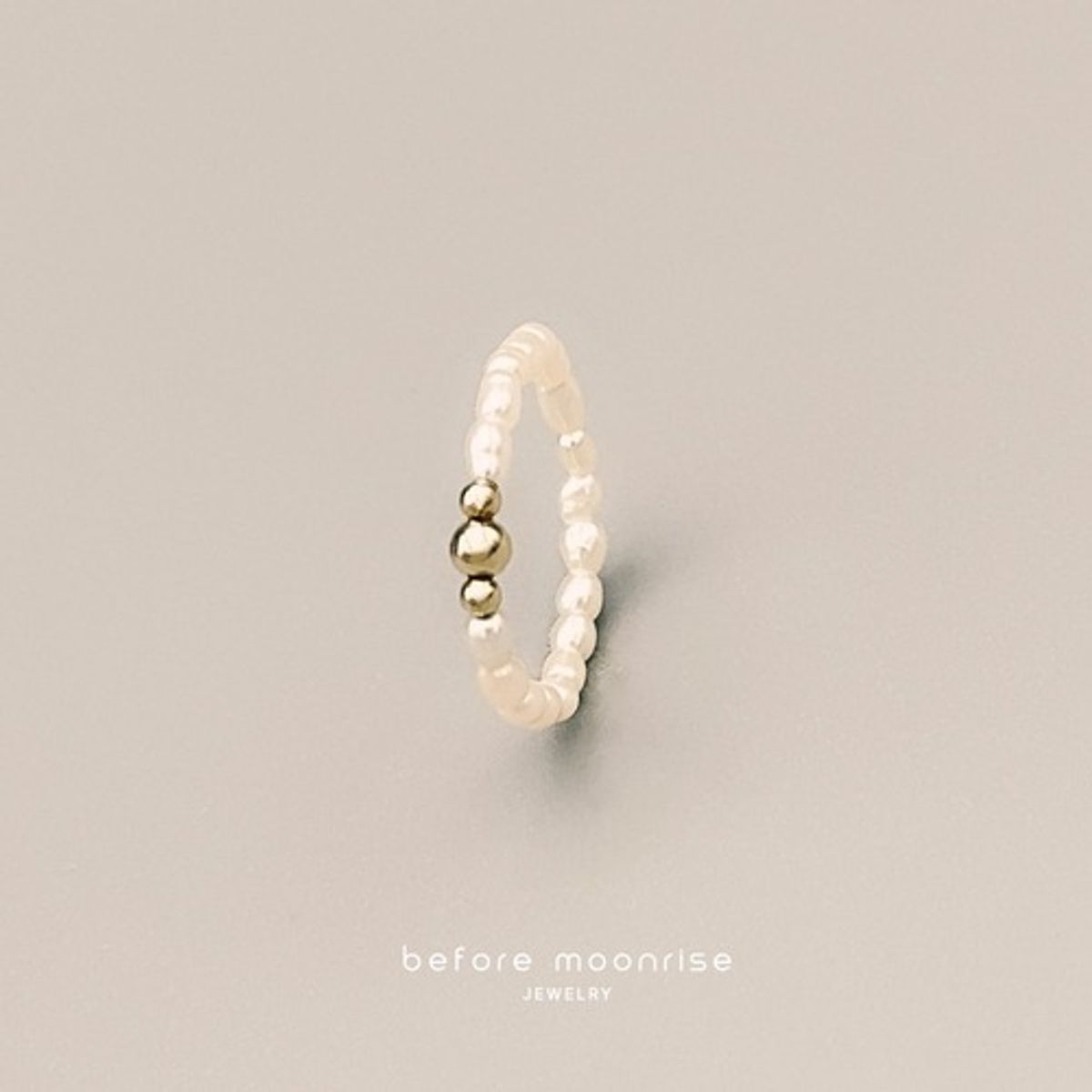 비포문라이즈(BEFORE MOONRISE) 14K 담수진주 골드볼 밴드링 반지 GR4