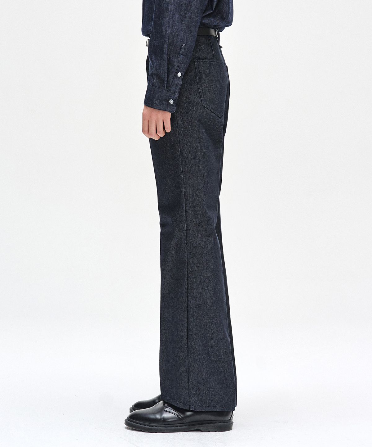 데케트(DECET) Dawn Semi Flared Jeans DCPT044CPIndigo2