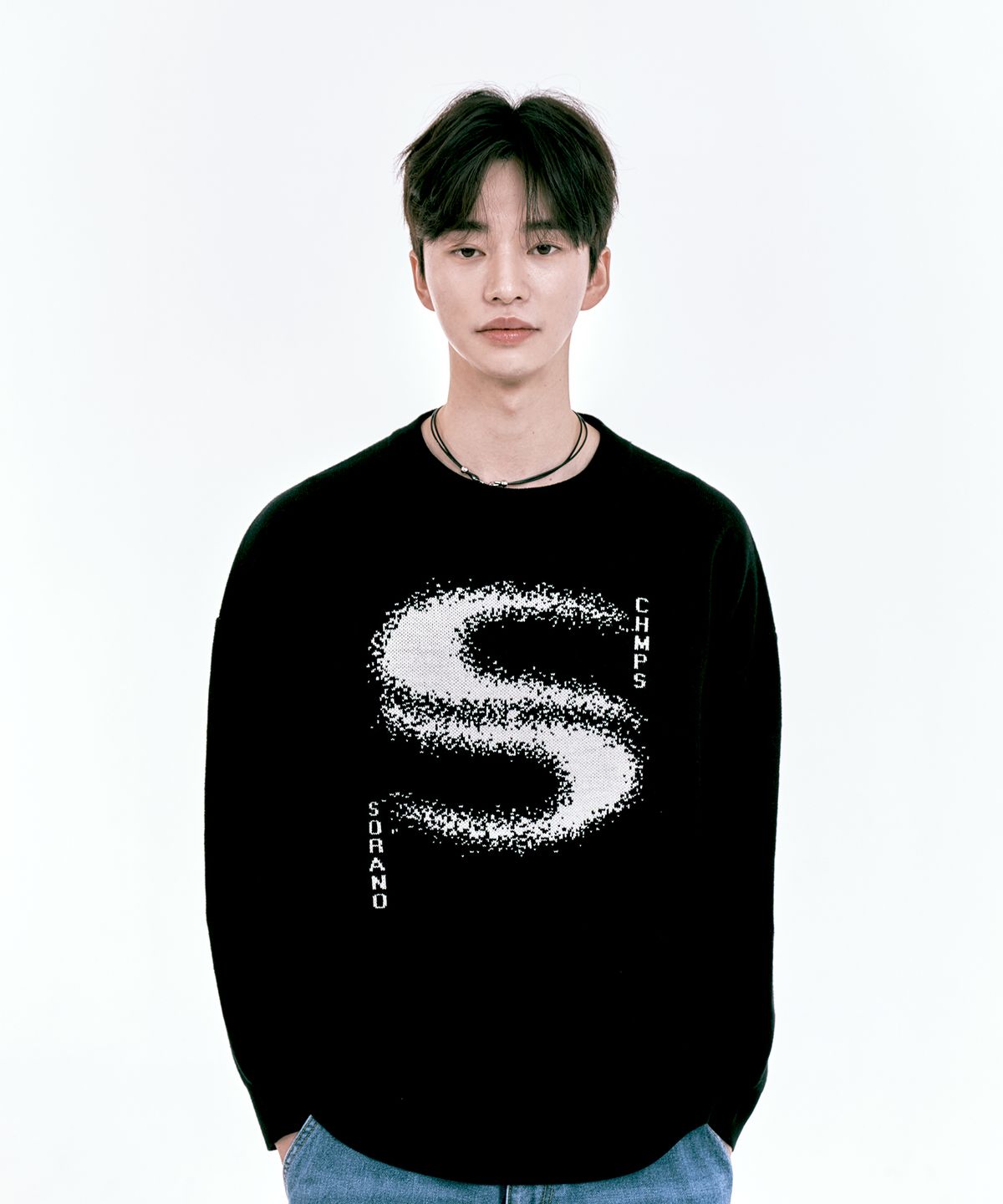 본챔스(BORN CHAMPS) [본챔스X소라노] [3컬러] 소라노 CHMPS 베이직 로고 니트 B24FT12