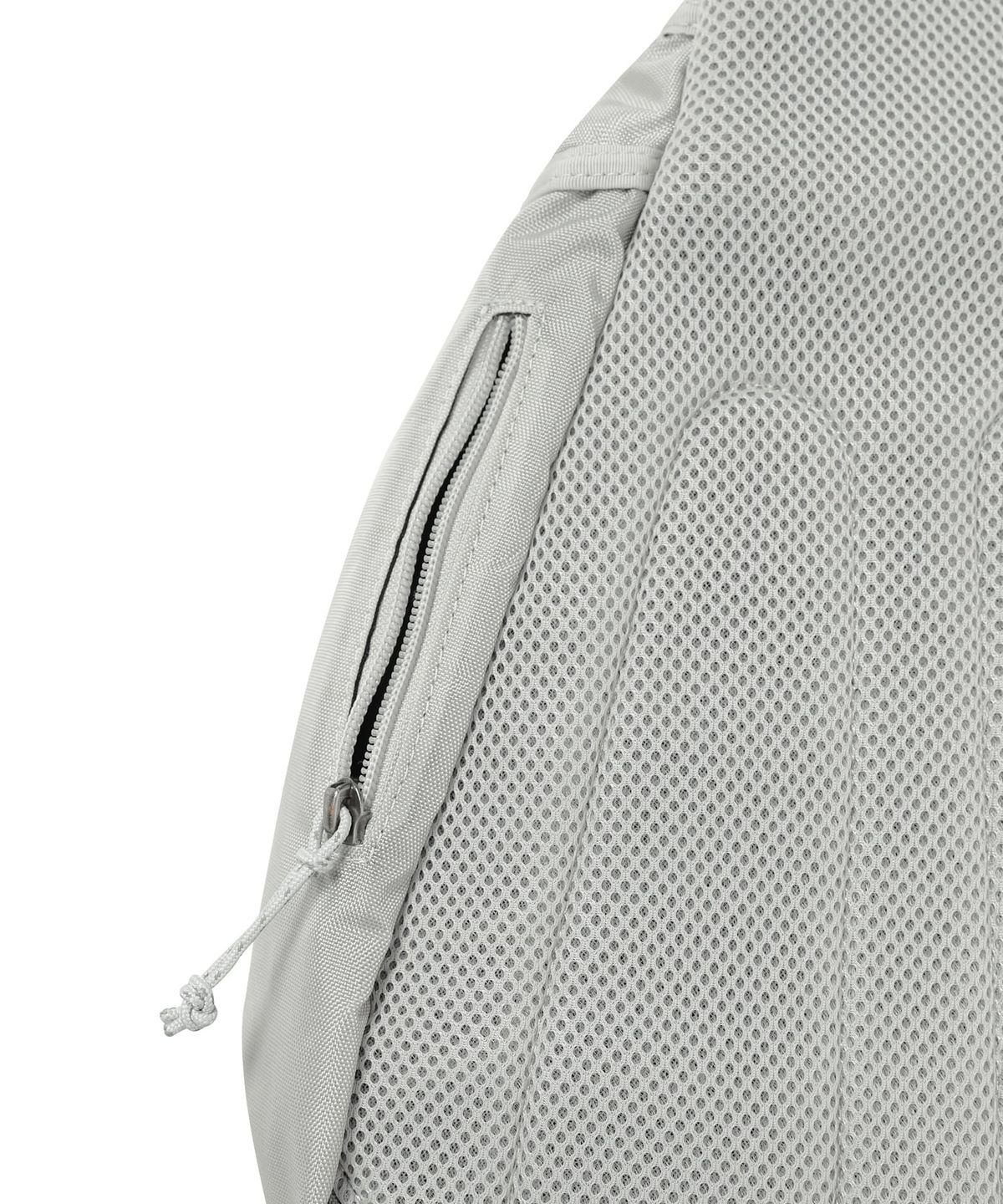 디스이즈네버댓(THISISNEVERTHAT) Washed Nylon Sling Bag Cream