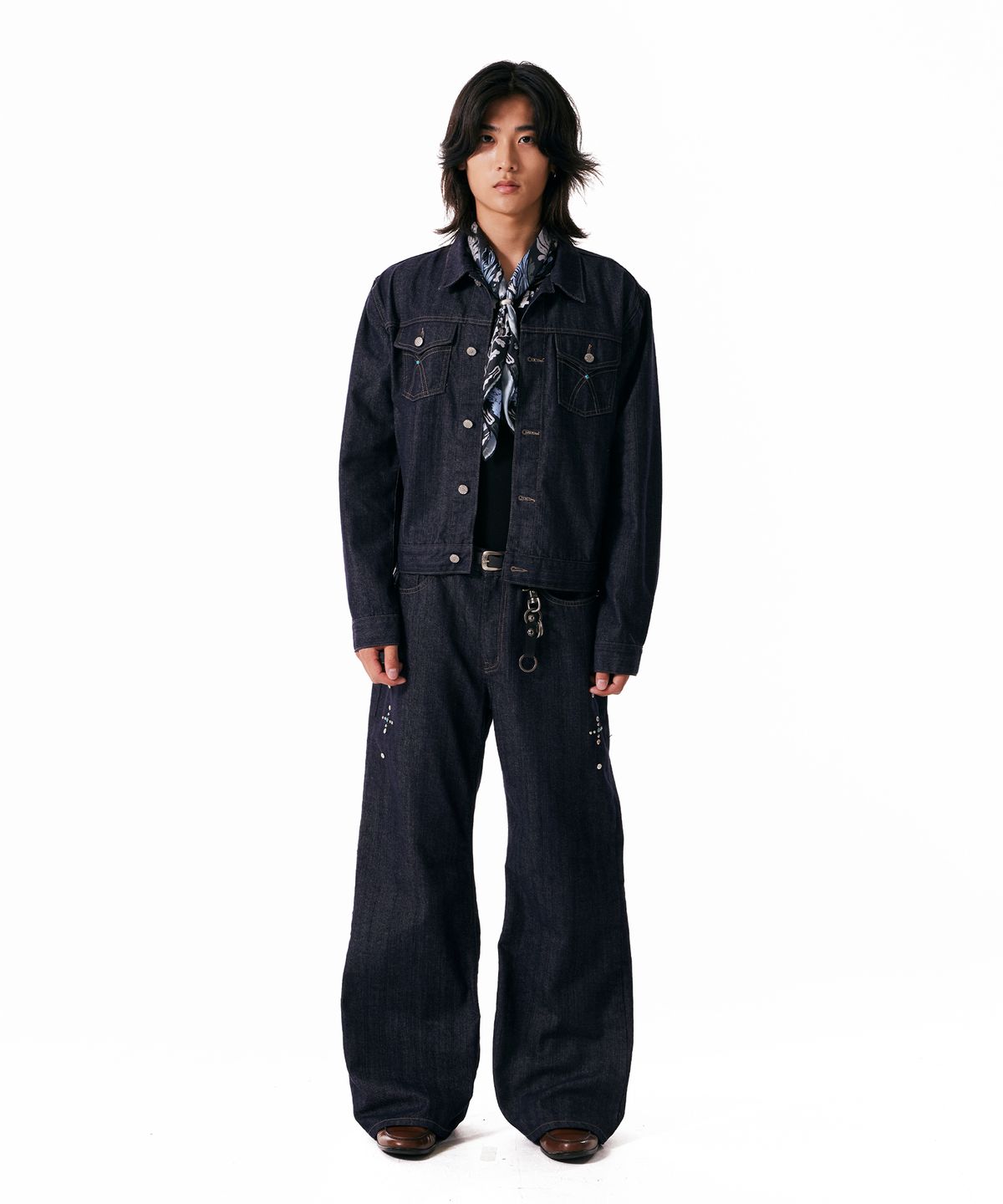 아캄(AAKAM) Western Studded Denim Pants (Dark Blue)