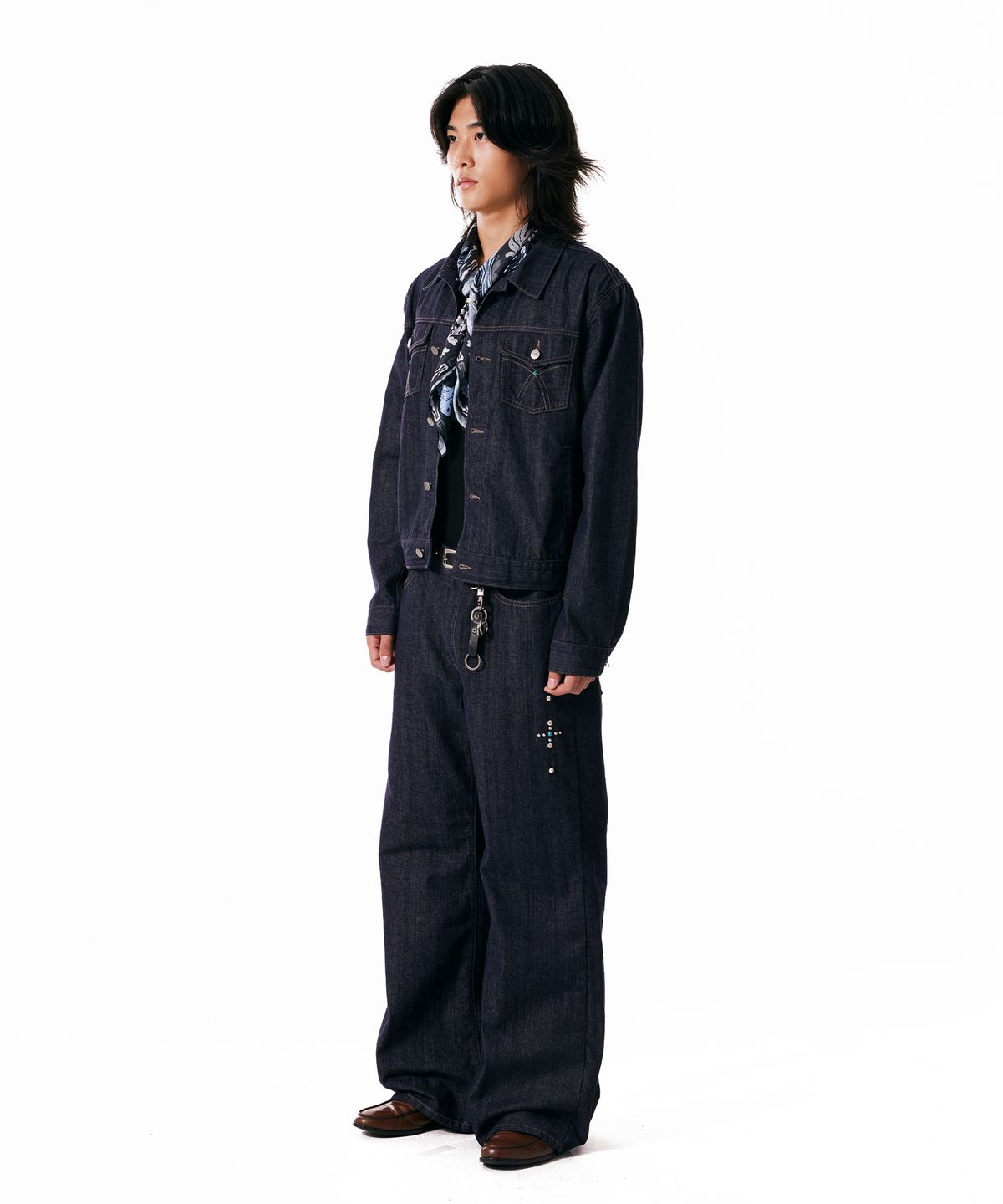 아캄(AAKAM) Western Studded Denim Pants (Dark Blue)