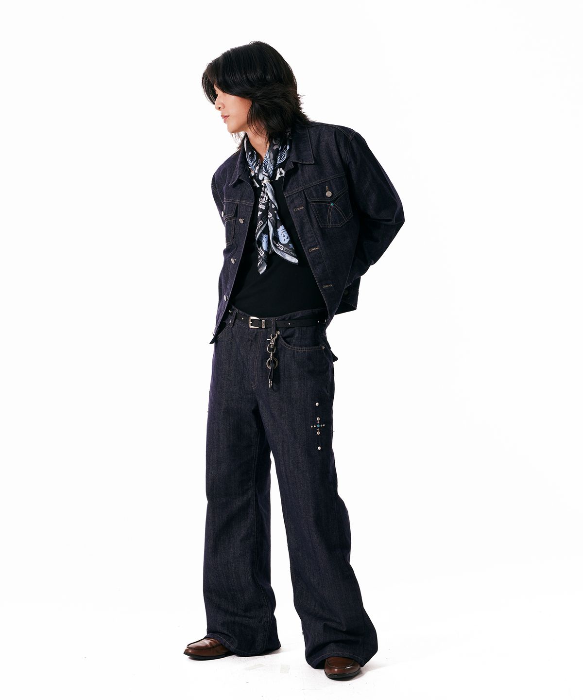 아캄(AAKAM) Western Studded Denim Pants (Dark Blue)