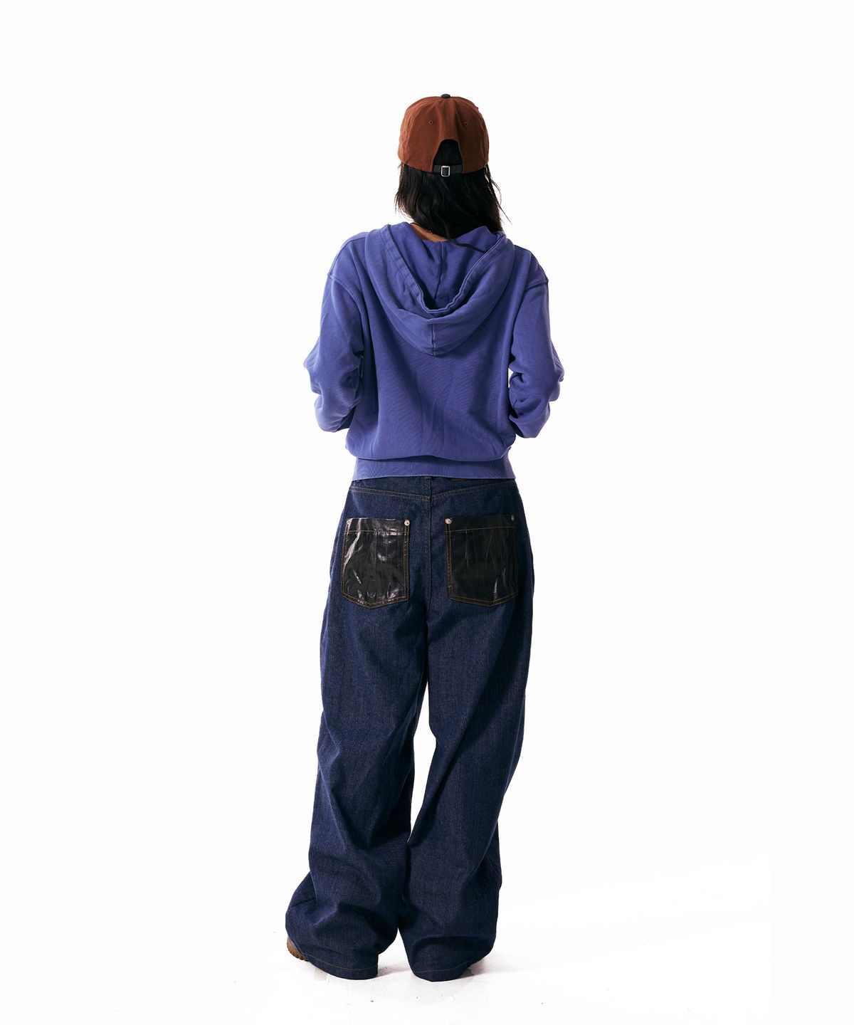 아캄(AAKAM) Leather Patch Denim Pants (Blue)