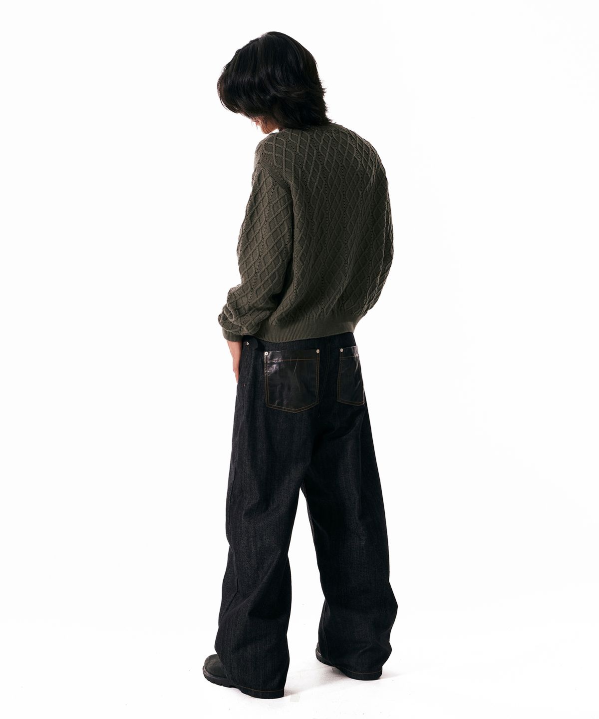 아캄(AAKAM) Leather Patch Denim Pants (Black)