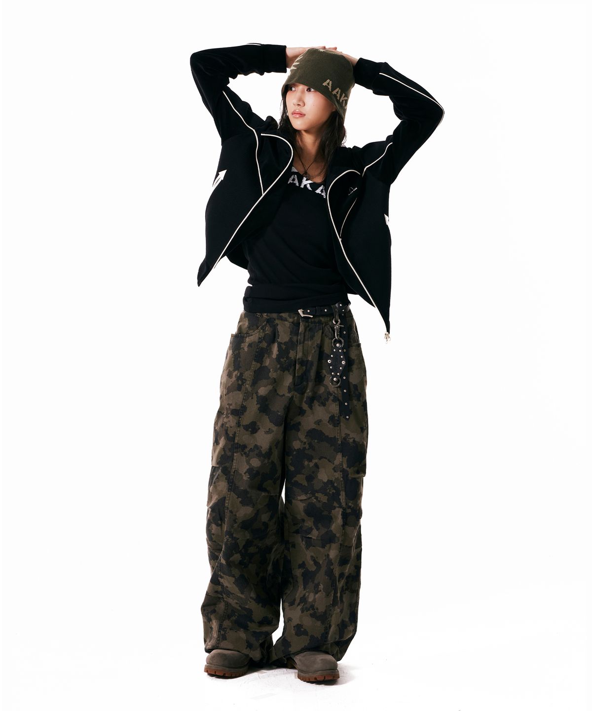 아캄(AAKAM) Knee Pin-tuck Camouflage Twill Pants (Khaki)