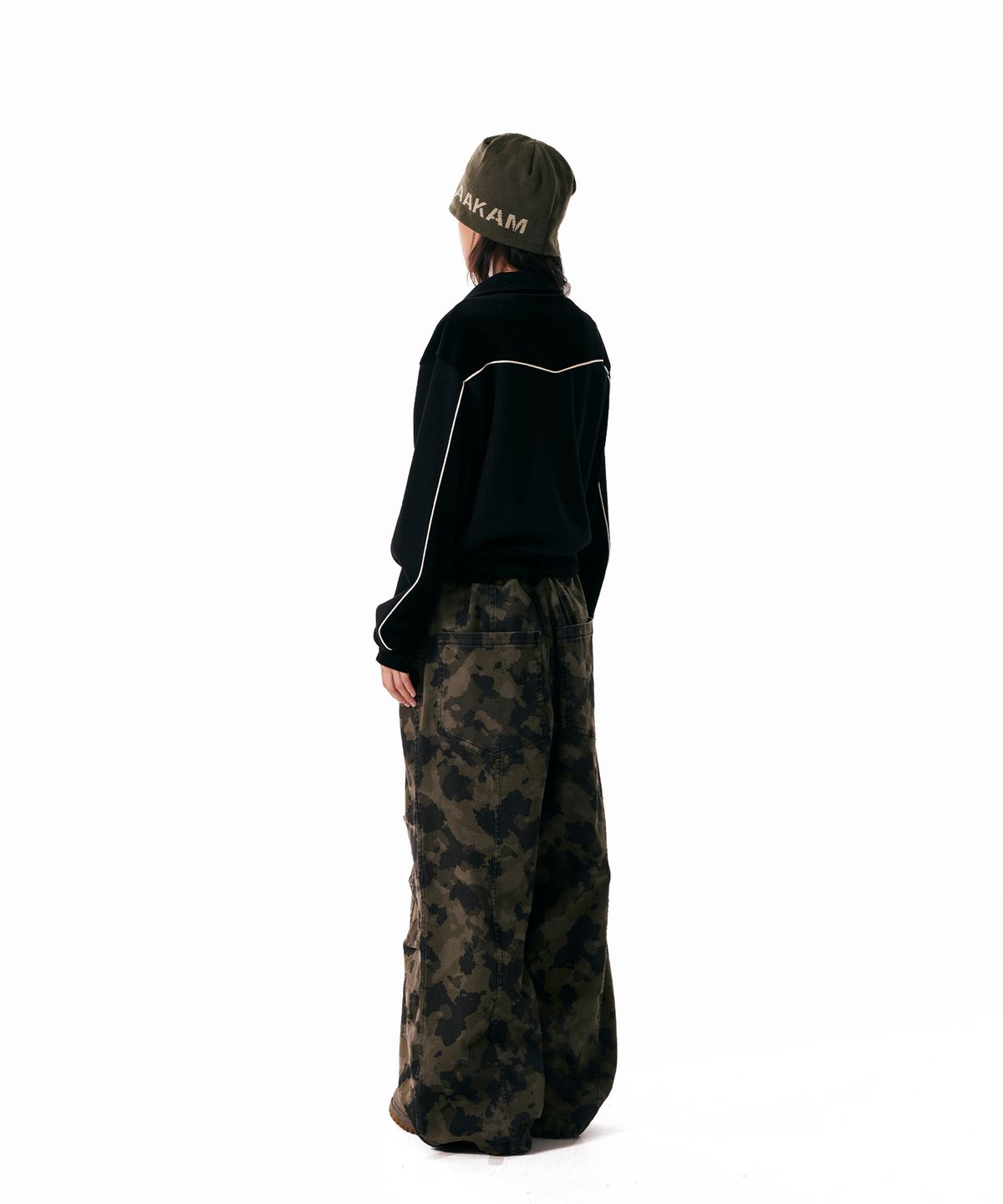 아캄(AAKAM) Knee Pin-tuck Camouflage Twill Pants (Khaki)
