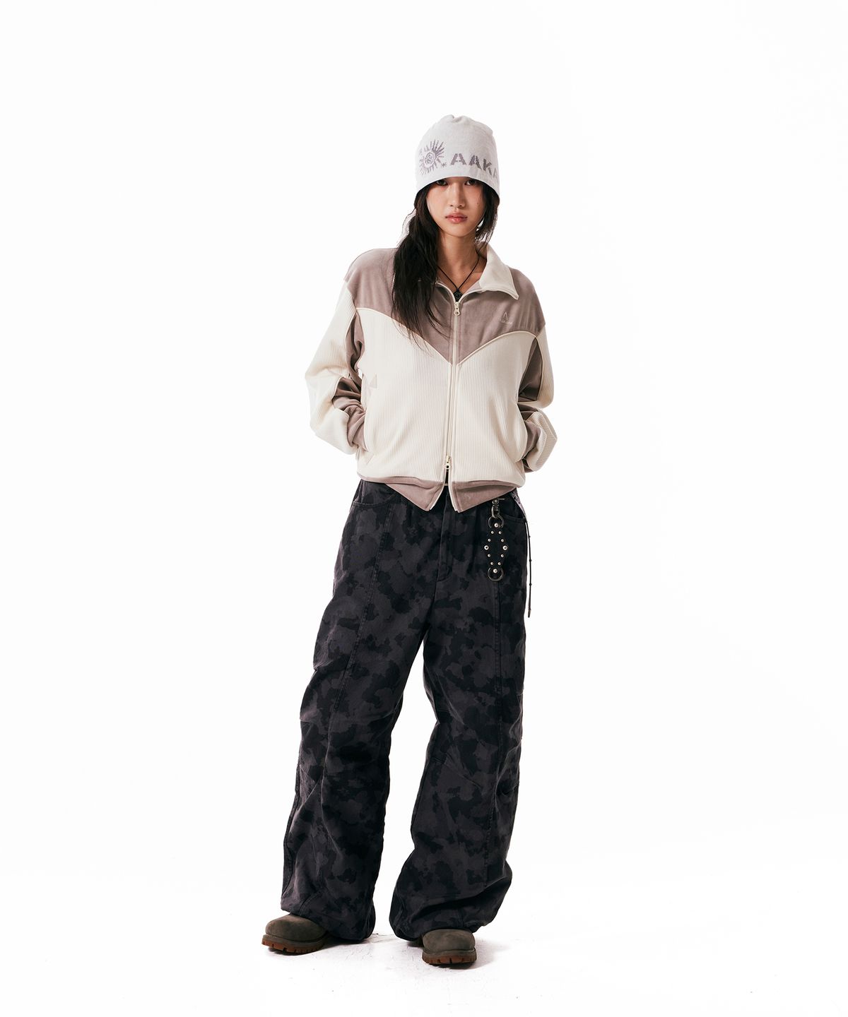 아캄(AAKAM) Knee Pin-tuck Camouflage Twill Pants (Black)