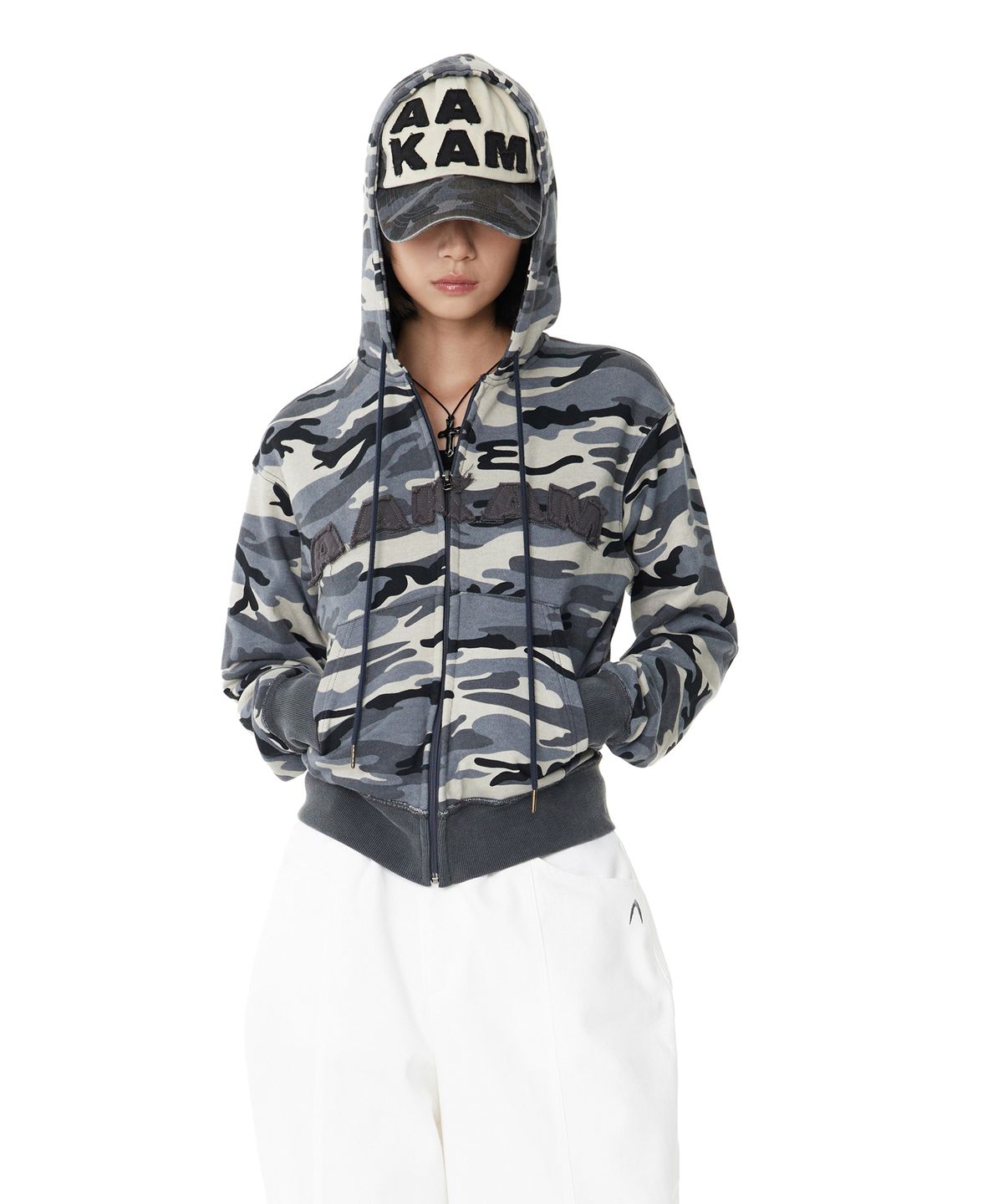아캄(AAKAM) Contrast Logo Zip-up Hoodie (Gray)