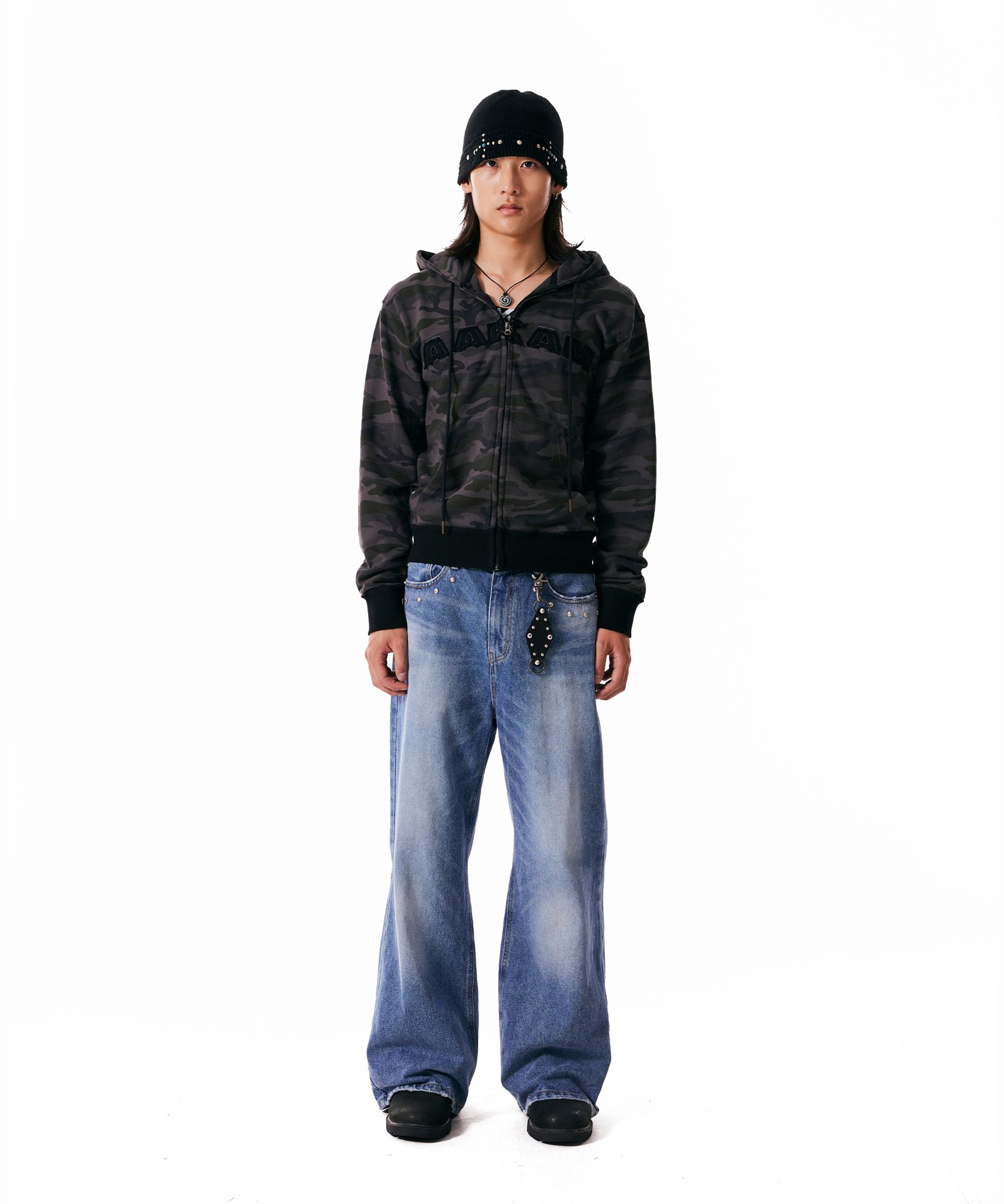 MUSINSA | AAKAM Contrast Logo Zip-up Hoodie (Black)