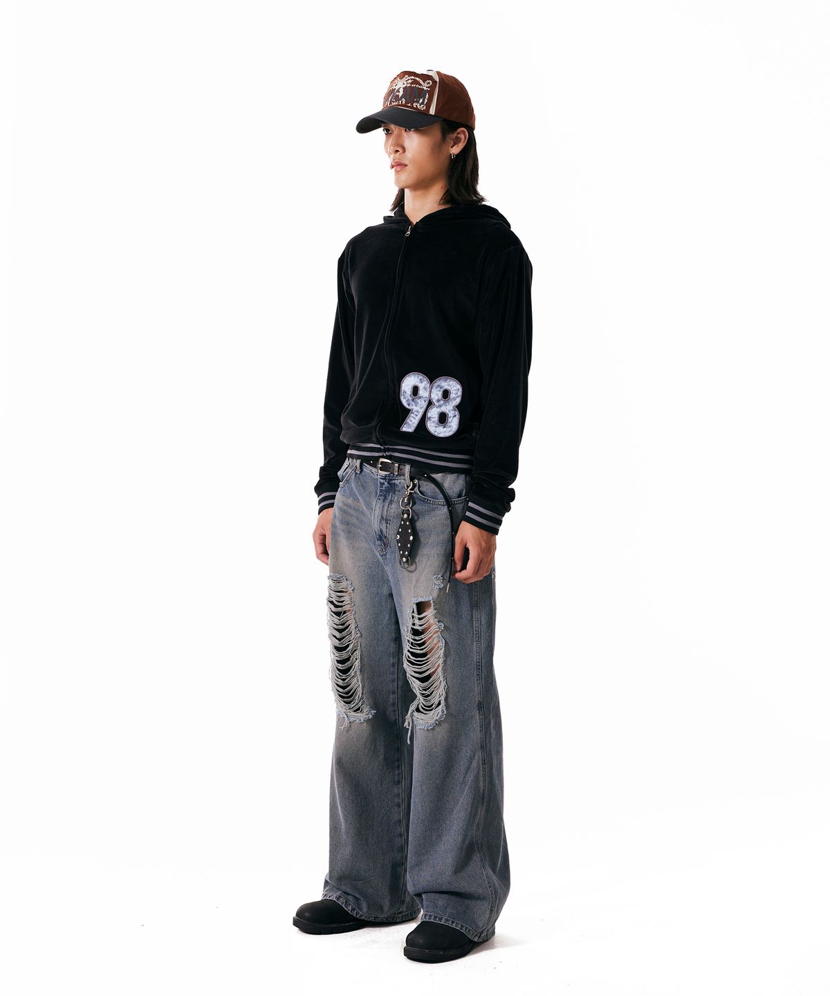 아캄(AAKAM) 98 Patch Velour Zip-Up Hoodie (Black)