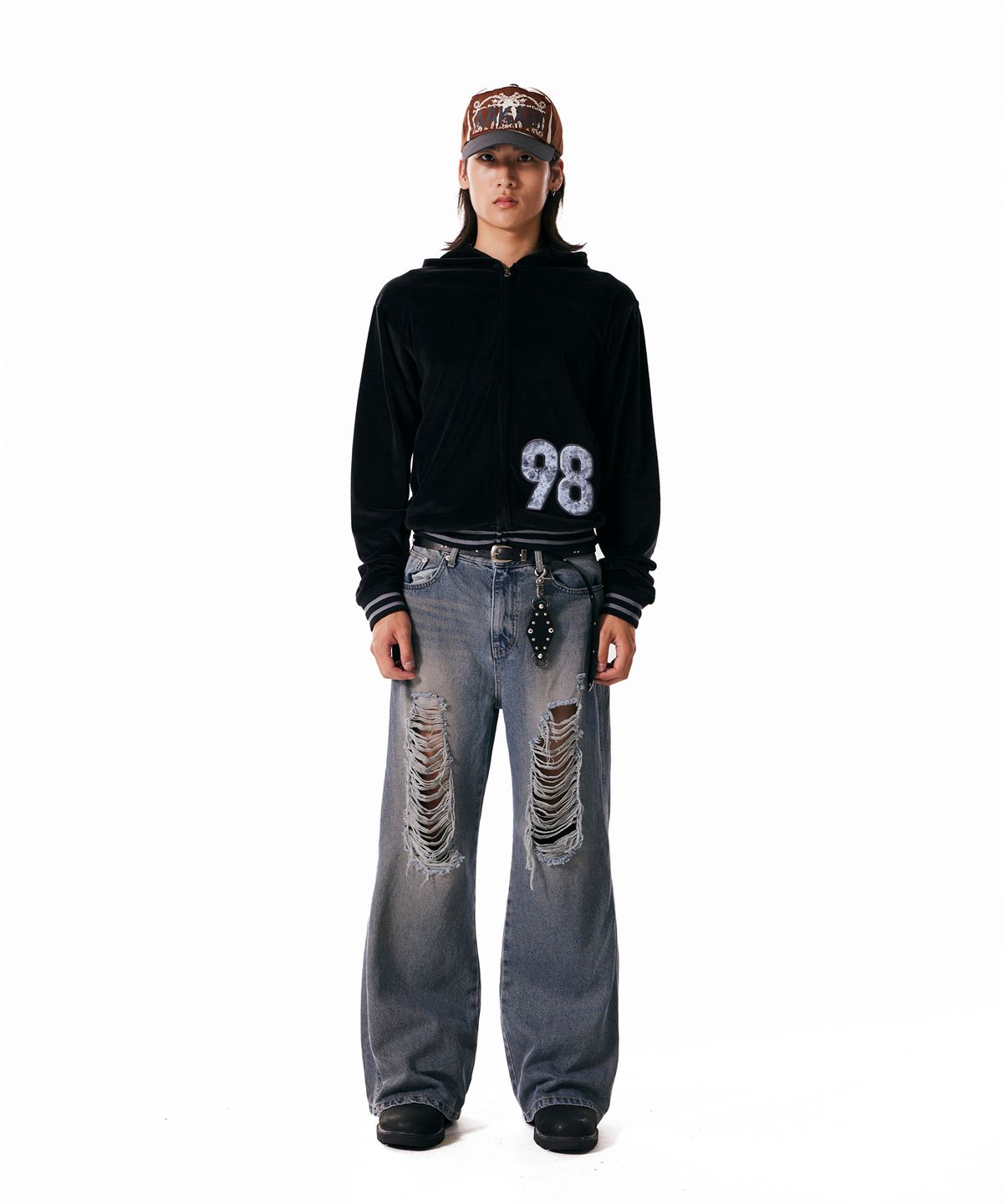 아캄(AAKAM) 98 Patch Velour Zip-Up Hoodie (Black)