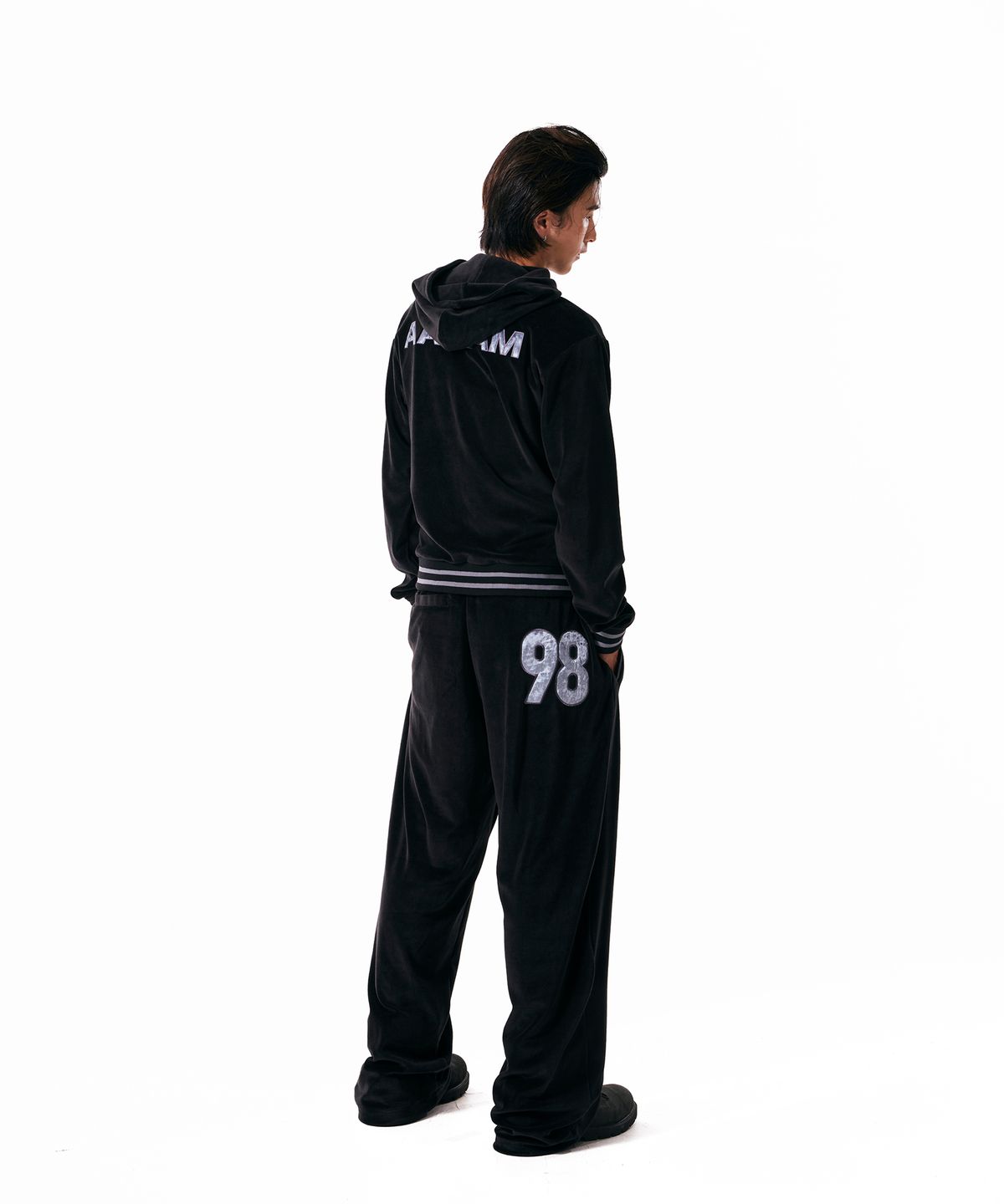 아캄(AAKAM) 98 Patch Velour Zip-Up Hoodie (Black)