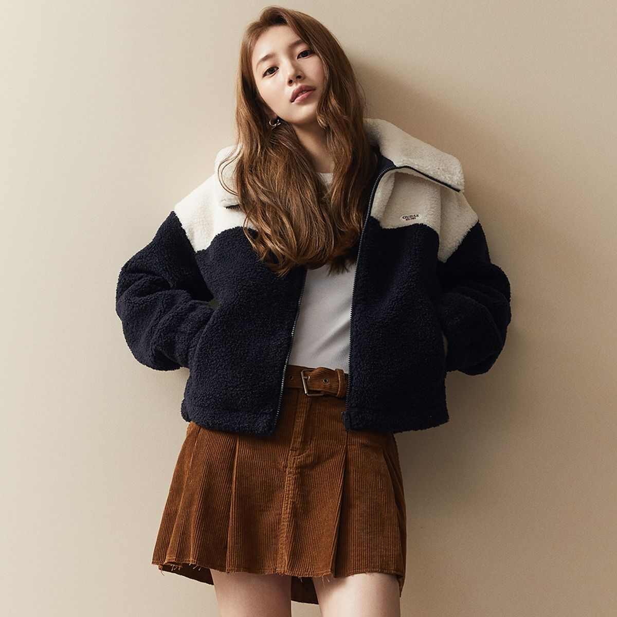 게스(GUESS) 코듀로이 플리츠 스커트_SUZY ON3W5690