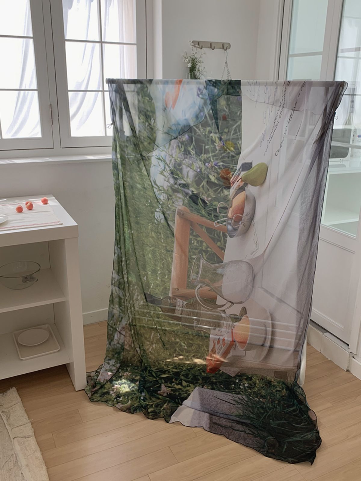 비비홈(VIVIHOME) [선물포장]A little garden in the forest, 숲 속 작은 정원 프린팅 쉬폰 패브릭 포스터