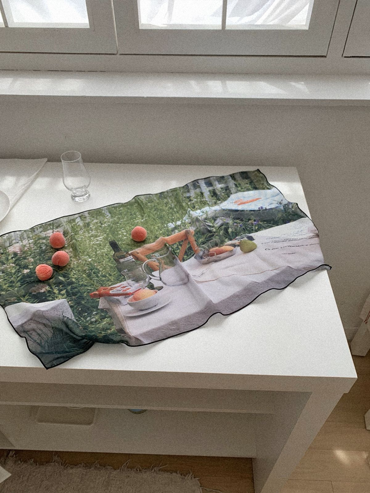 비비홈(VIVIHOME) [선물포장]A little garden in the forest, 숲 속 작은 정원 프린팅 쉬폰 패브릭 포스터