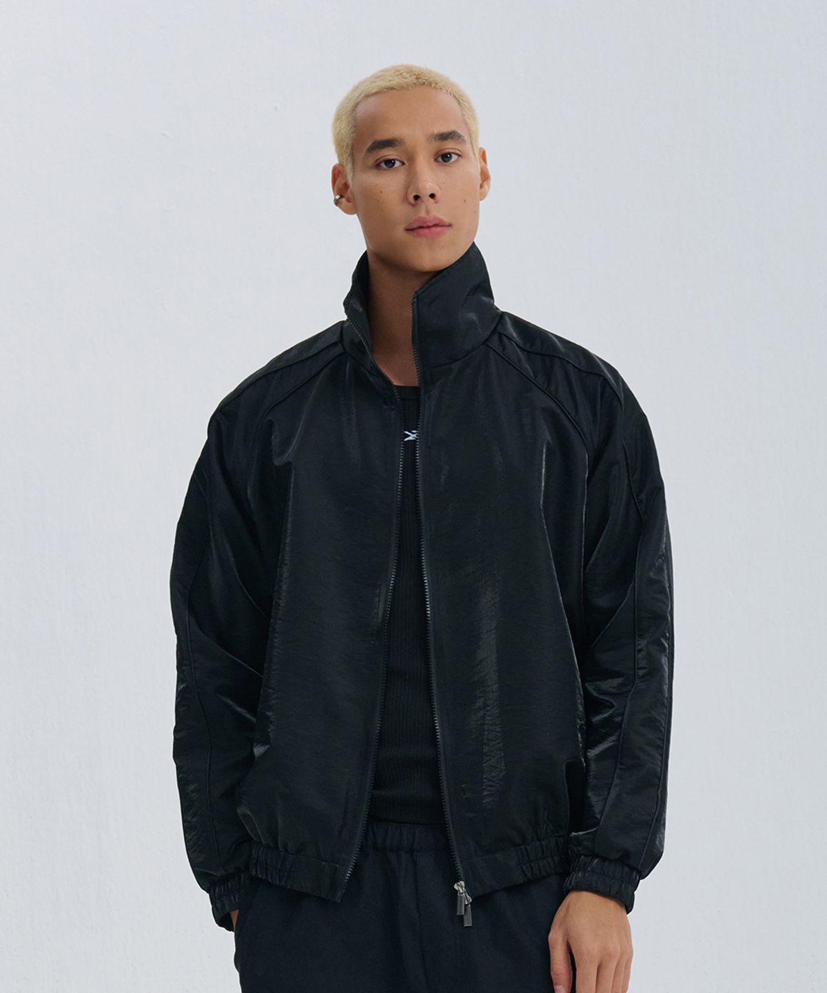 나인제트(NINEZ) 글로시 우븐 파이핑 트랙 자켓