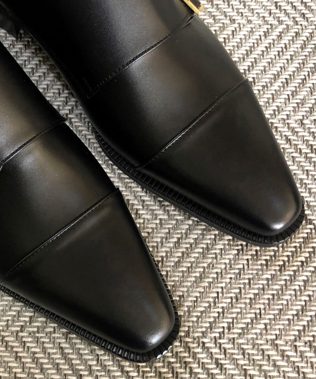 조앤슈(JOENSHOE) 르누아르 슬림 골브버클 더블 몽크스트랩 블랙
