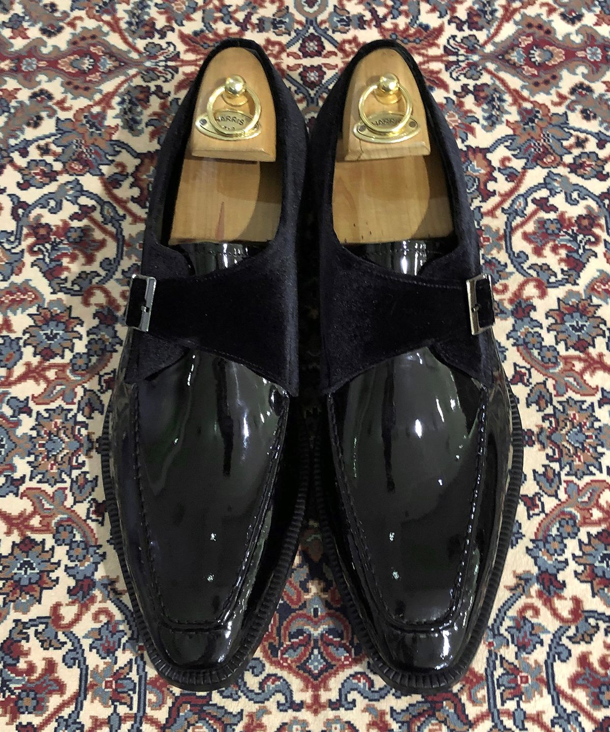 조앤슈(JOENSHOE) 놉 베이커 원몽크 하프벨벳 크링크