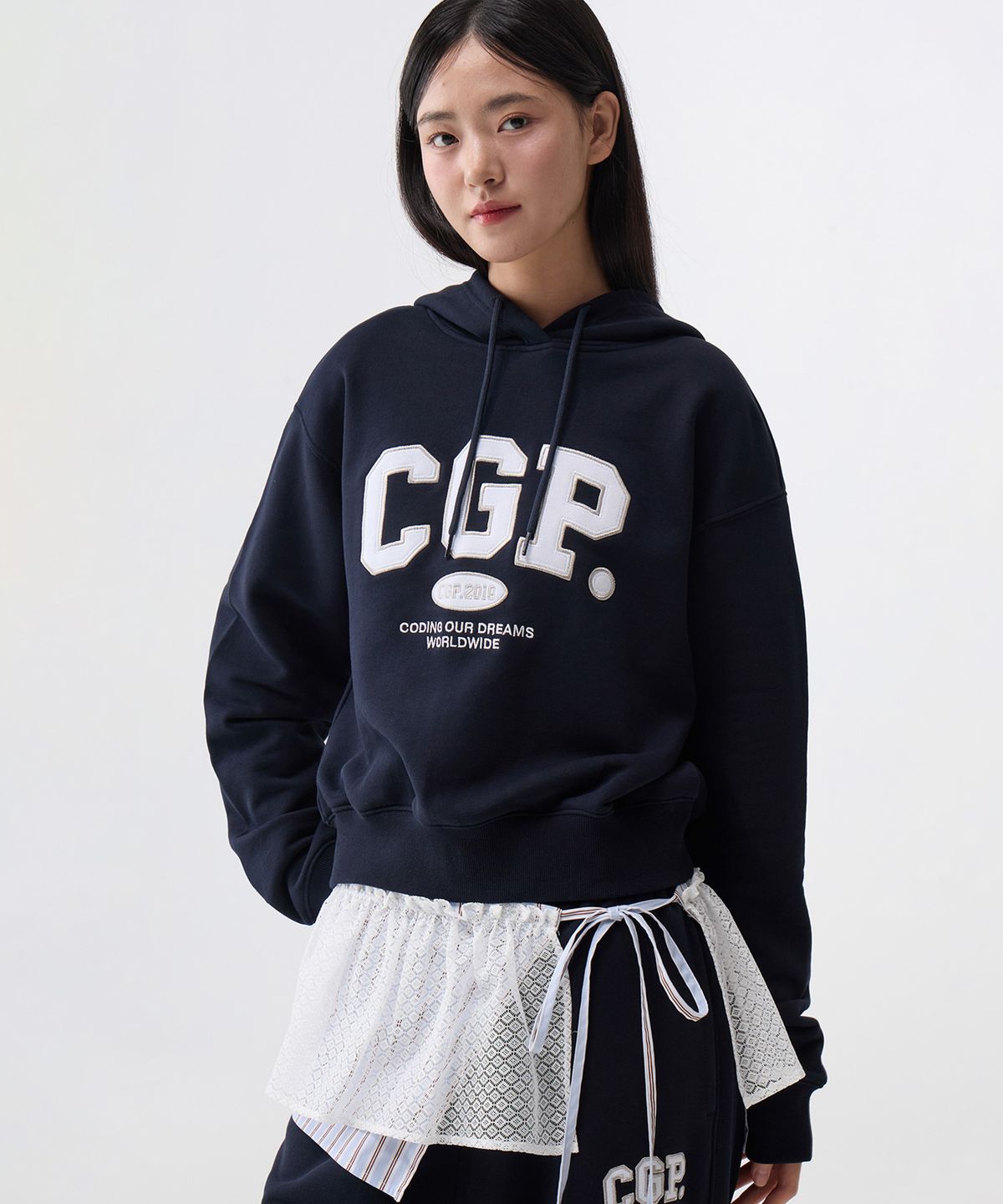 코드그라피(CGP) (우먼) CGP 아치 로고 크롭 후디_네이비