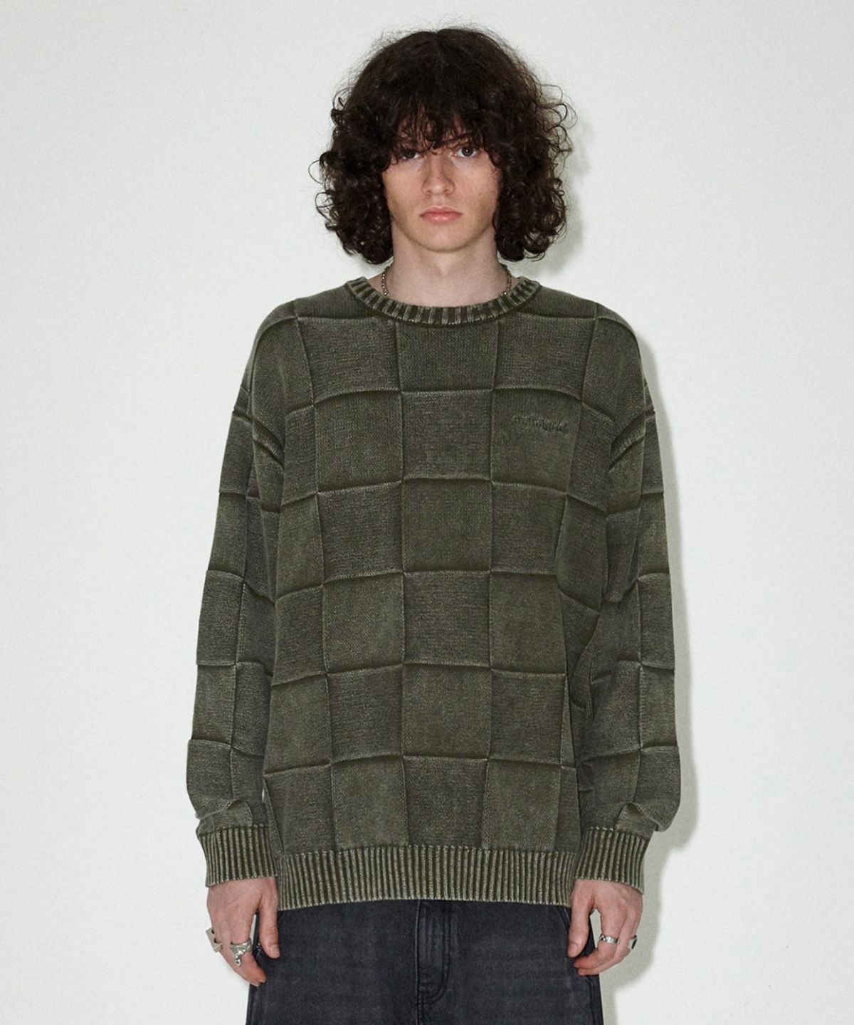 마하그리드(MAHAGRID) PIGMENT CHECKERBOARD KNIT SWEATER KHAKI(MG2EFMK600A)