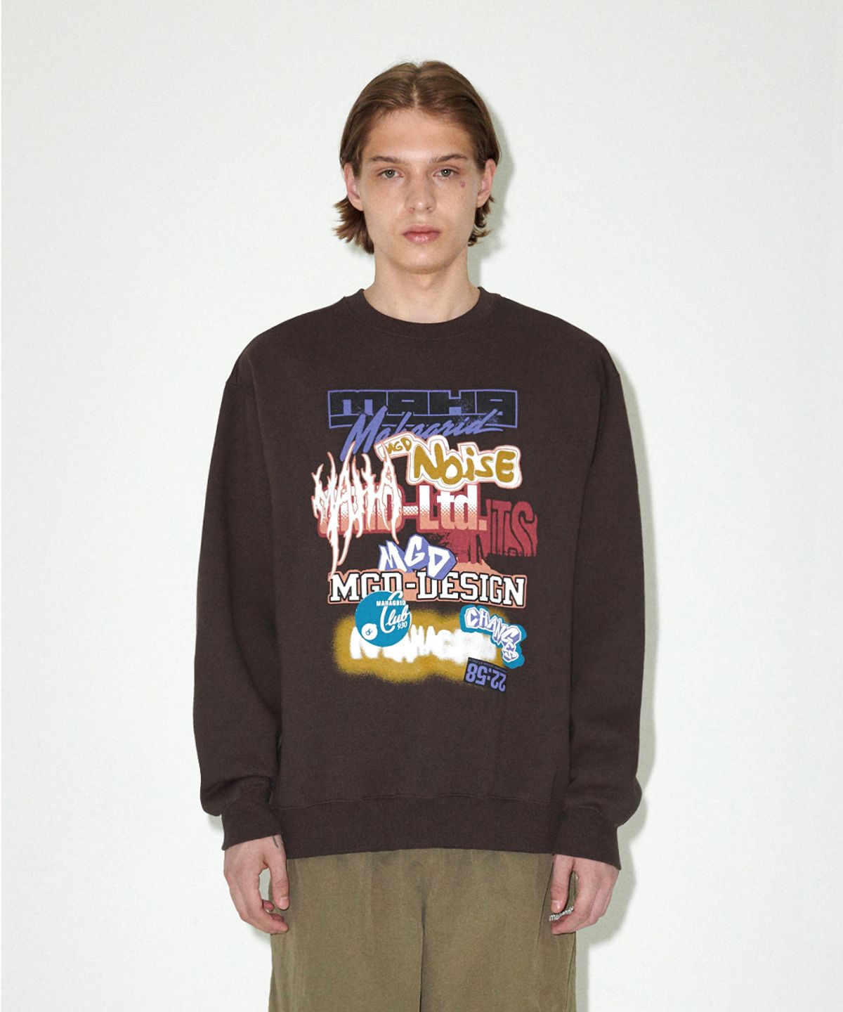 마하그리드(MAHAGRID) LOGO LIST SWEATSHIRT BROWN(MG2EFMM455A)
