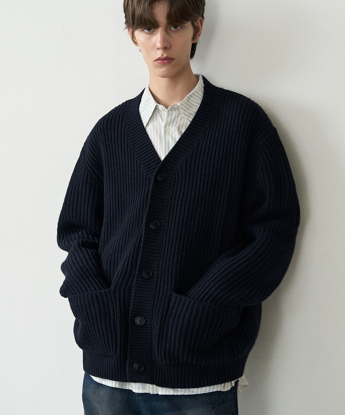 드로우핏(DRAW FIT) 오버사이즈 벌키 브이넥 가디건 [NAVY]